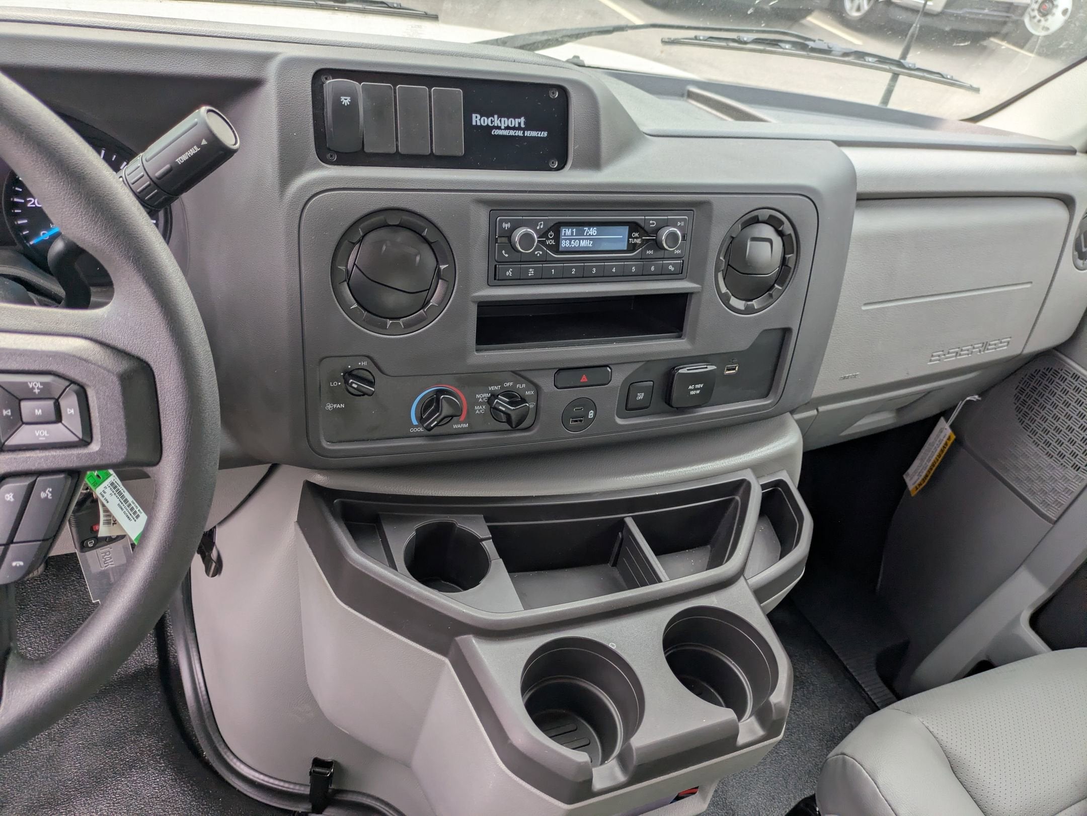 2027 Ford E-Series Cutaway Base