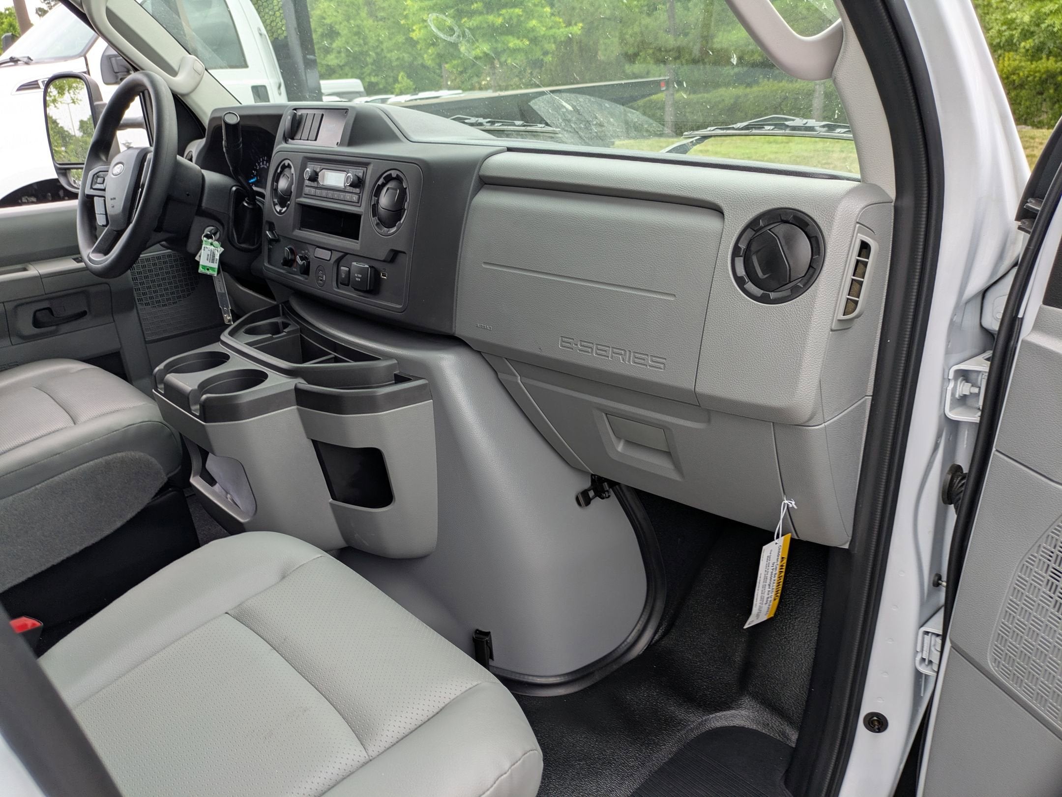 2027 Ford E-Series Cutaway Base