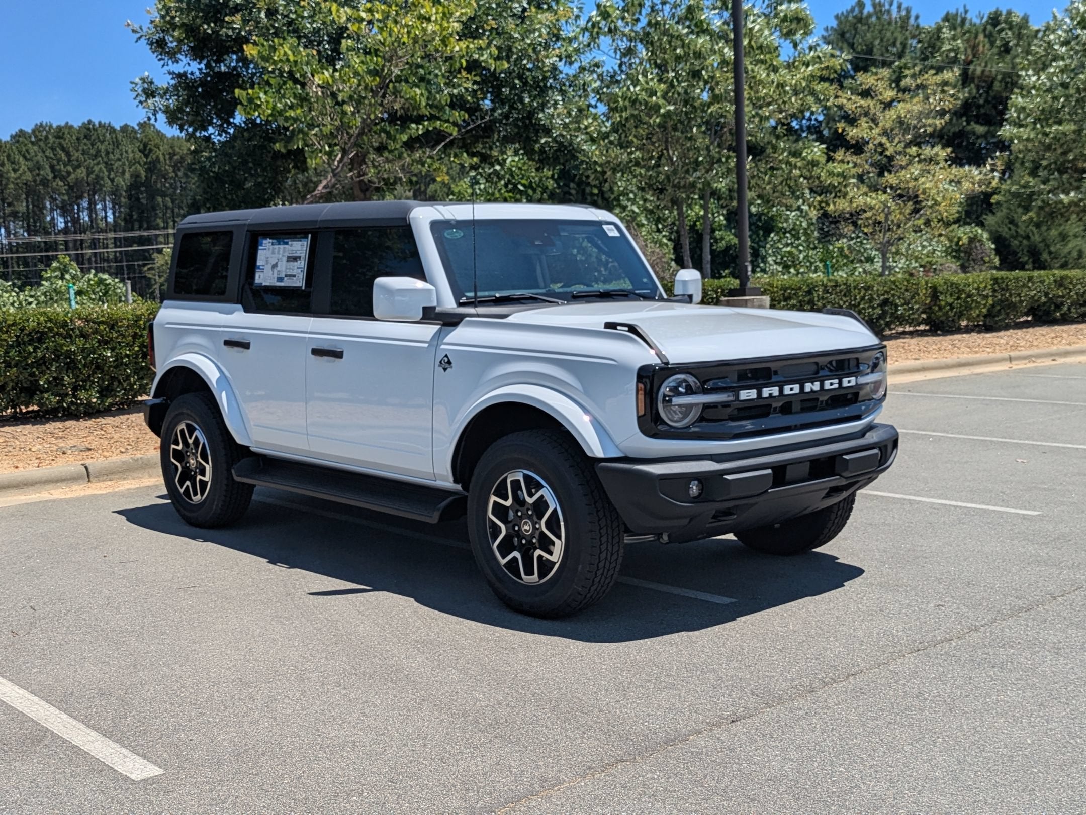 2026 Ford Bronco Outer Banks