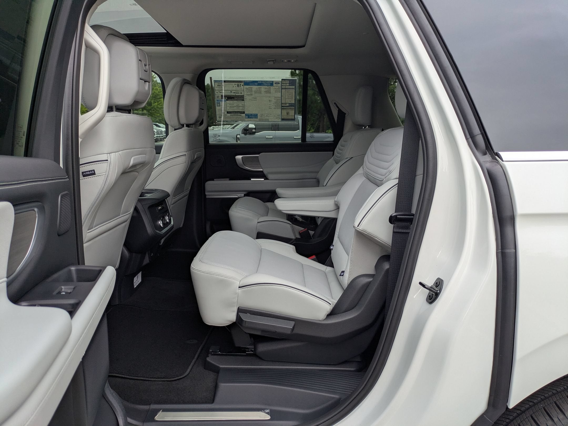 2027 Ford Expedition Max Platinum