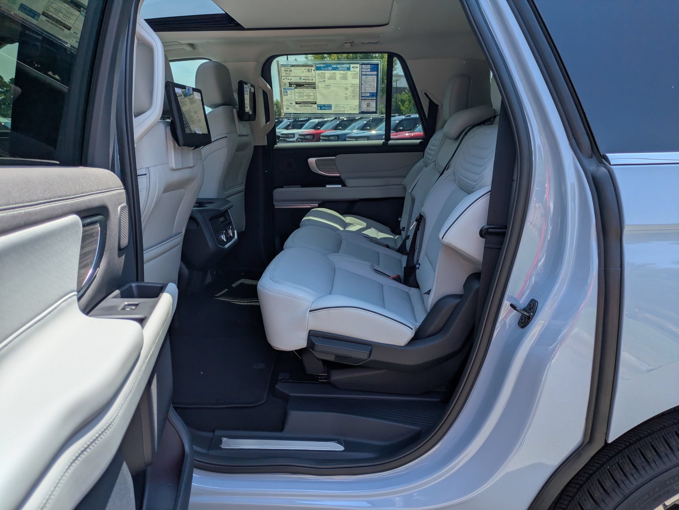 2027 Ford Expedition Max Platinum