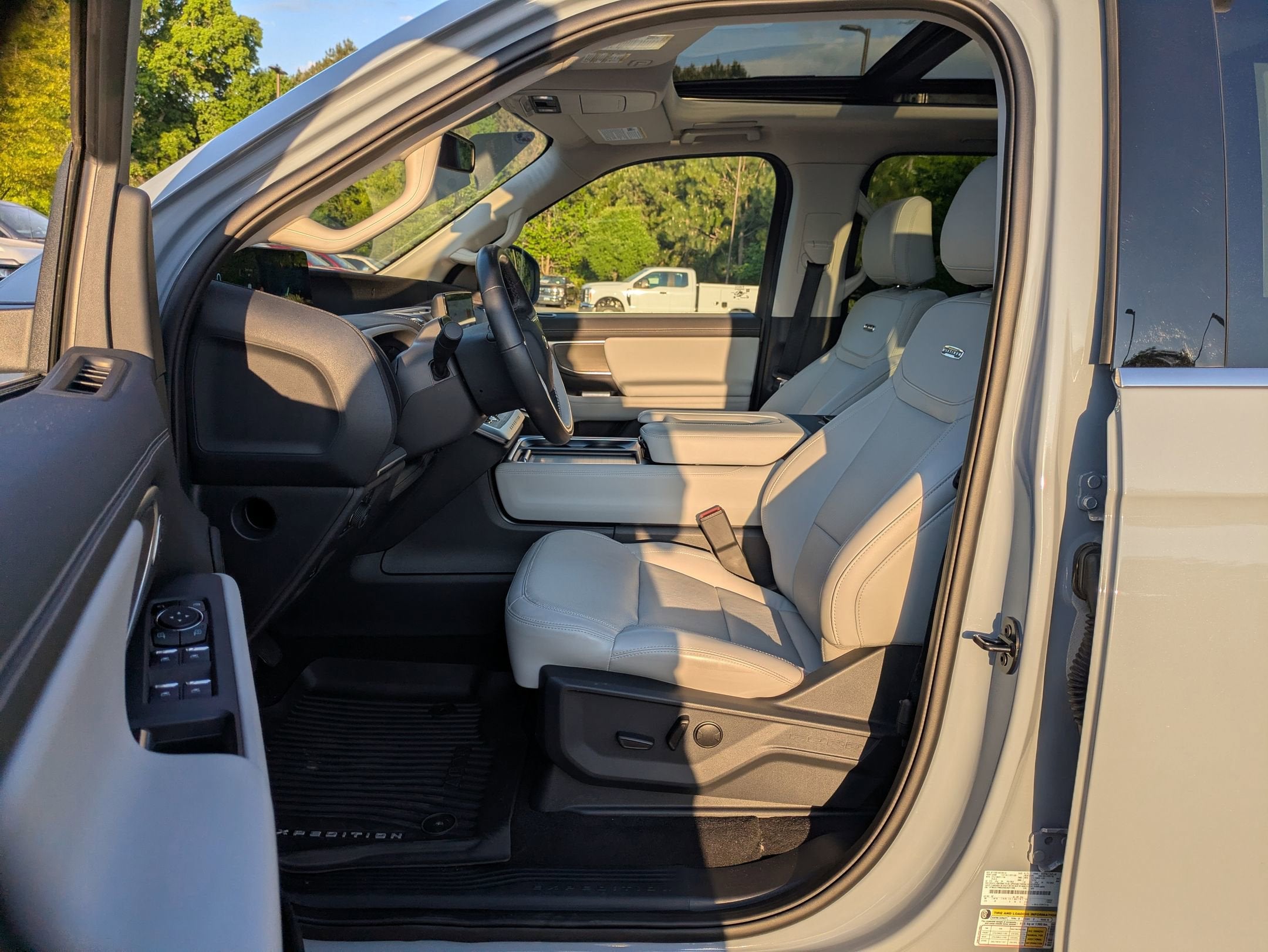 2025 Ford Expedition Platinum