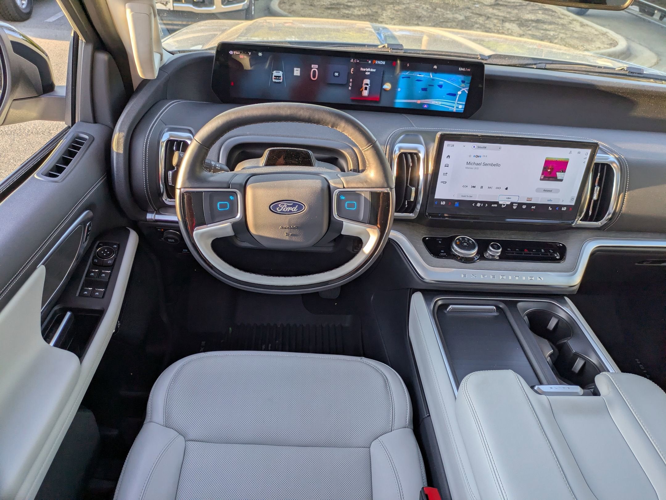 2025 Ford Expedition Platinum