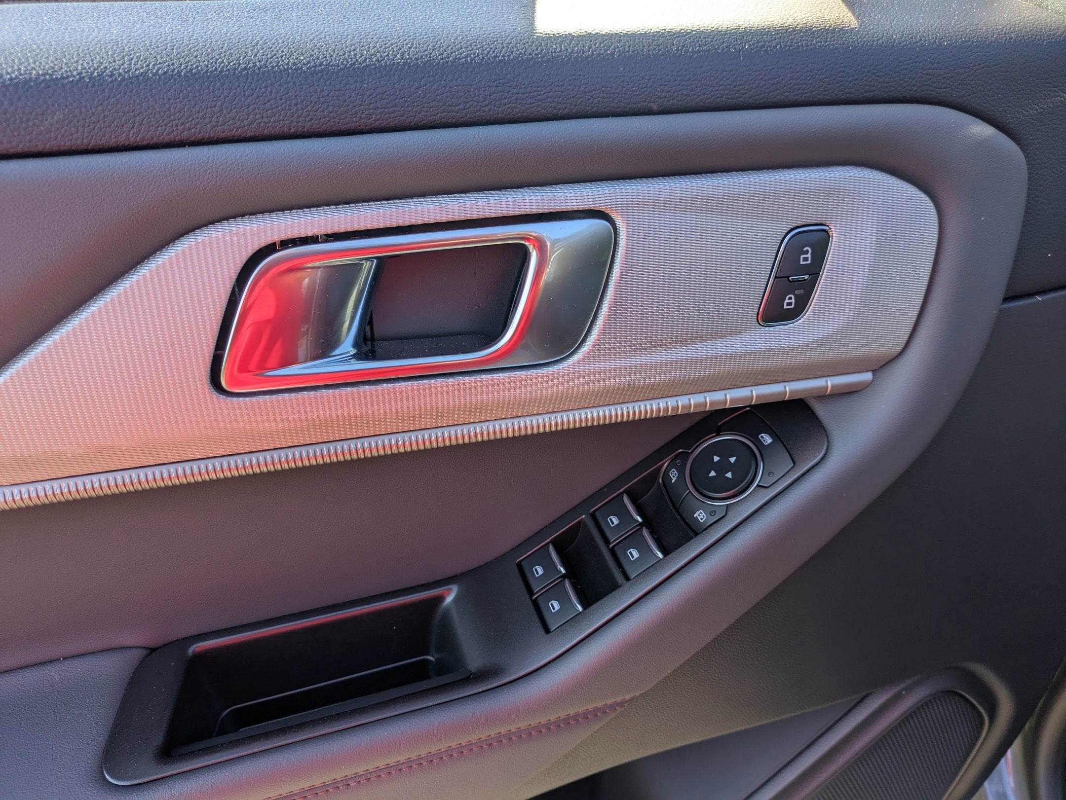 2026 Ford Explorer Active w/100A Pkg - Crossroads Courtesy Demo