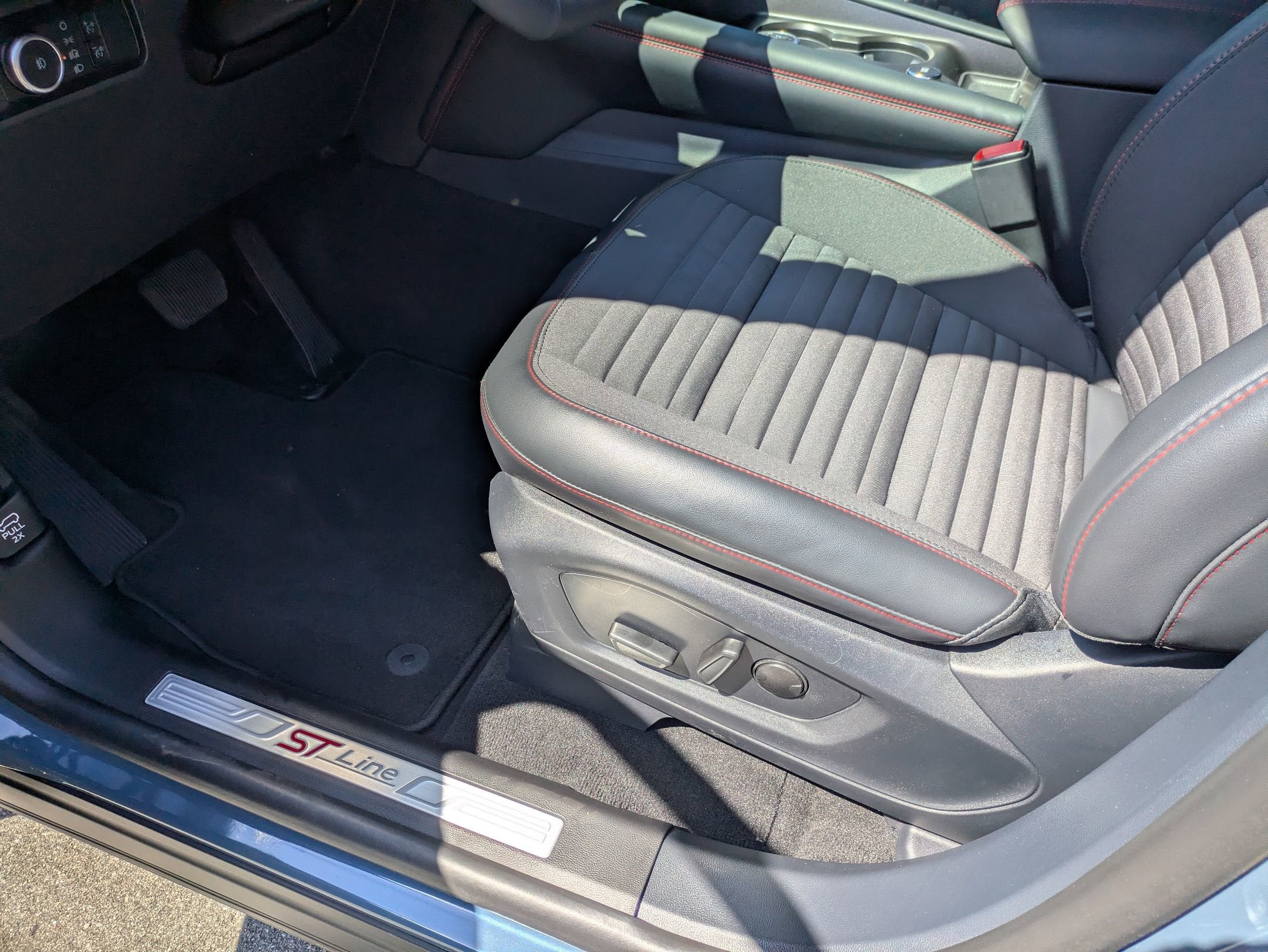2026 Ford Explorer ST-Line - Crossroads Courtesy Demo