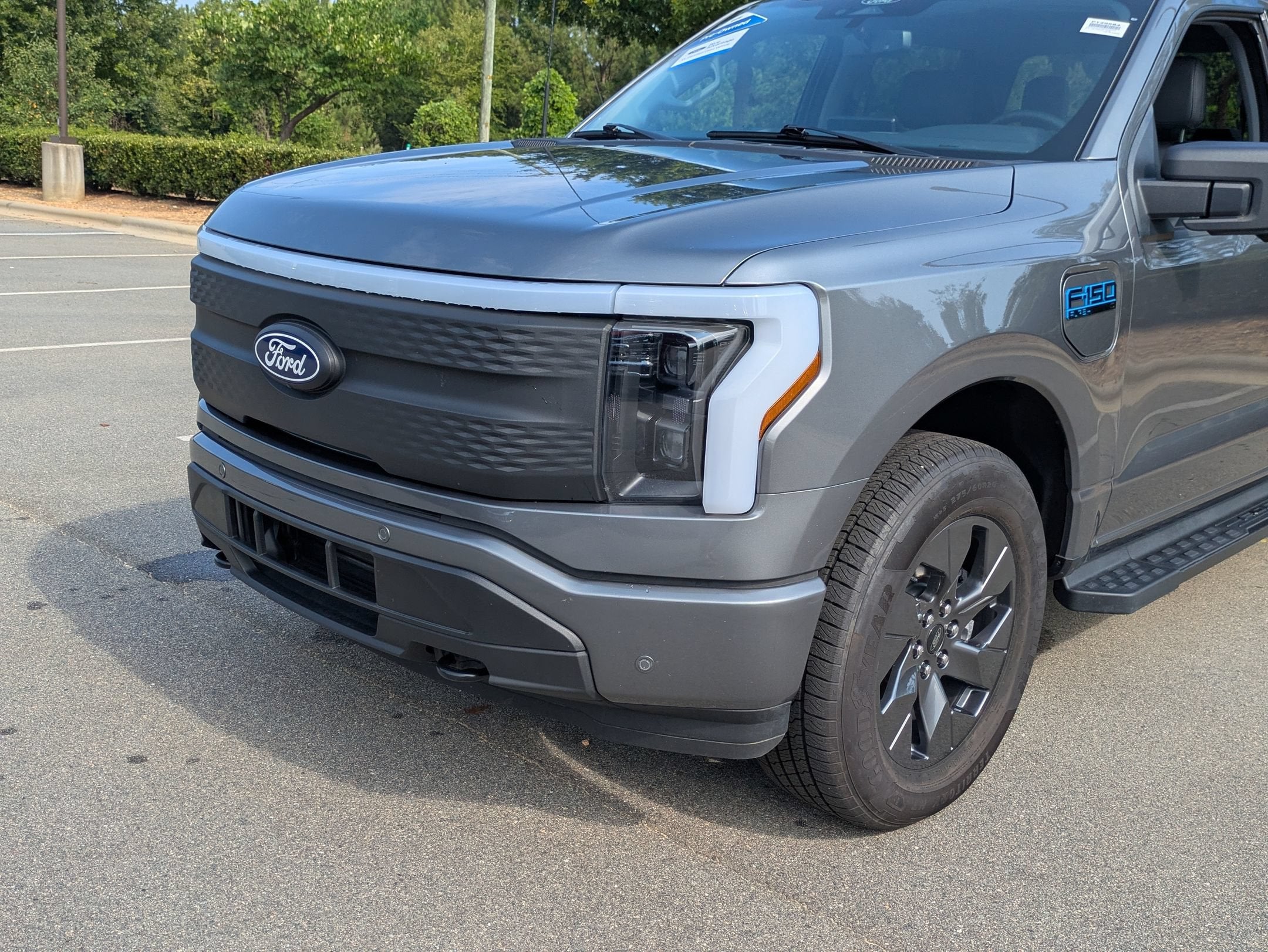 2025 Ford F-150 Lightning Flash
