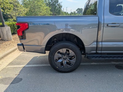 2025 Ford F-150 Lightning Flash