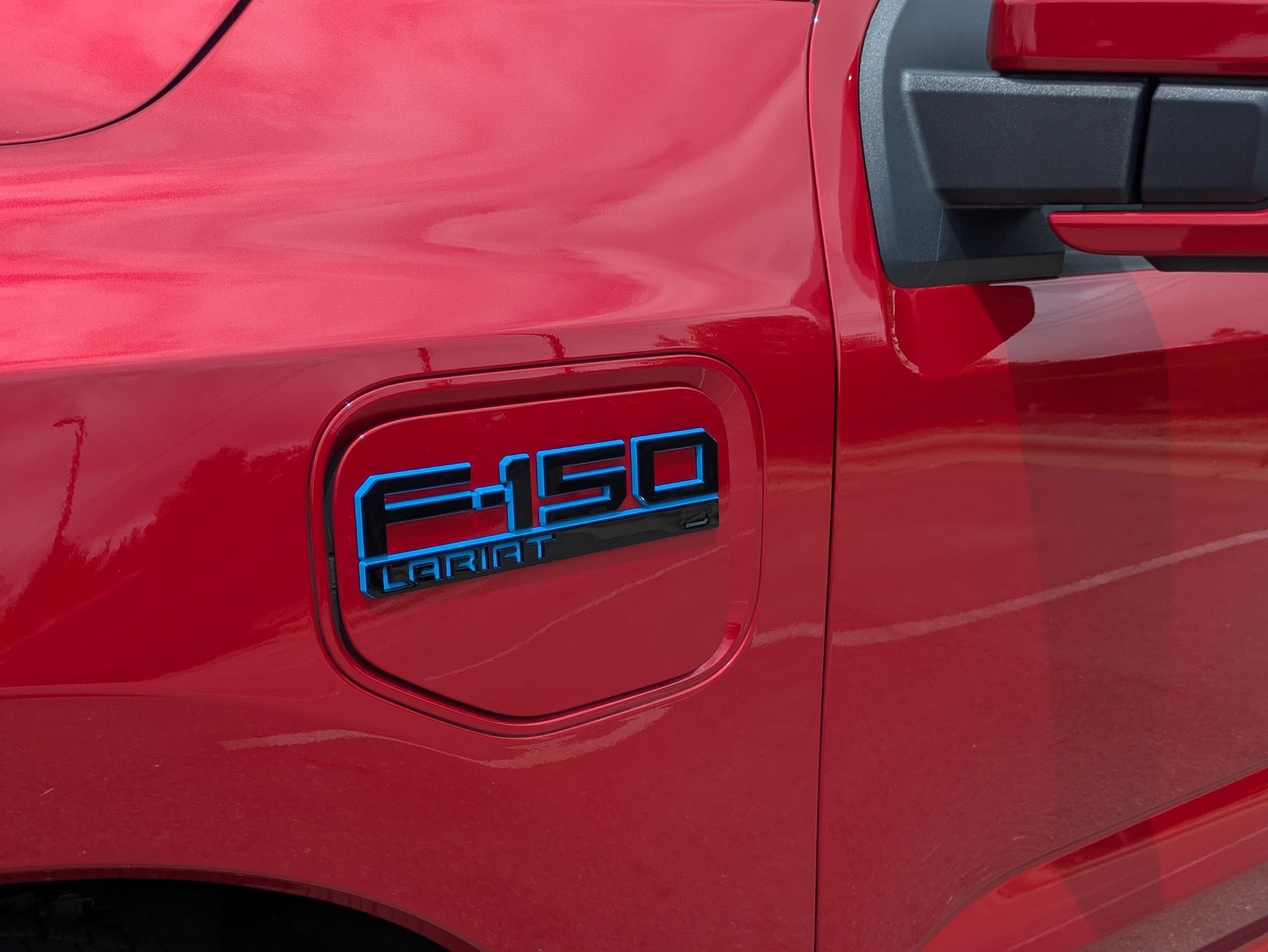 2025 Ford F-150 Lightning LARIAT