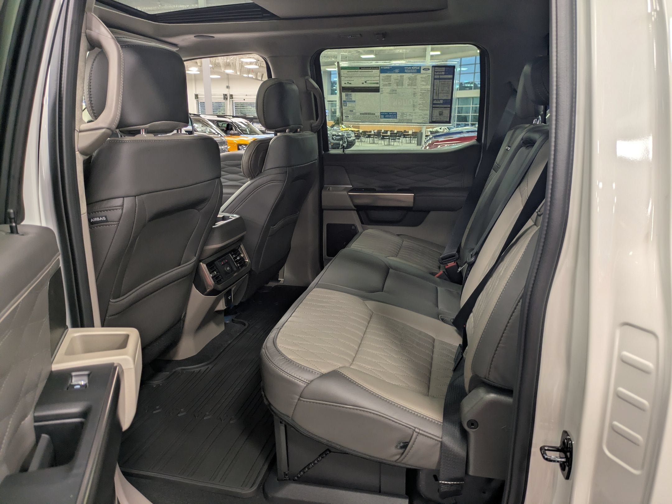 2026 Ford Super Duty F-250 SRW Platinum