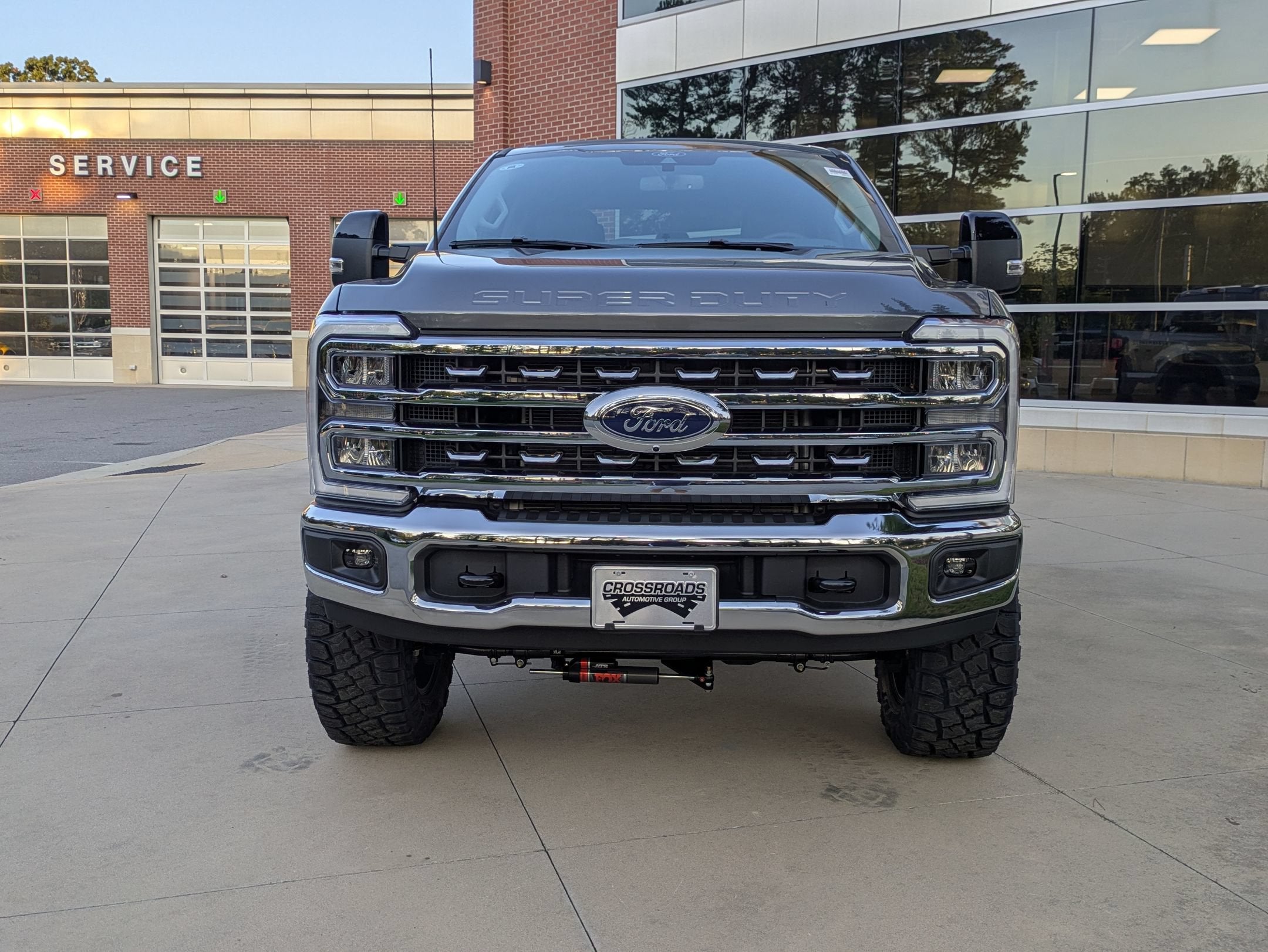 2026 Ford Super Duty F-250 SRW CUSTOM LARIAT LEVEL KIT WHEELS TIRES POWER BOARDS