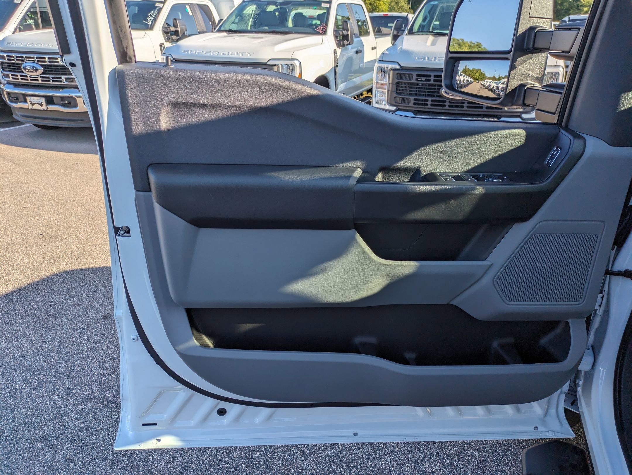 2025 Ford Super Duty F-350 SRW XL