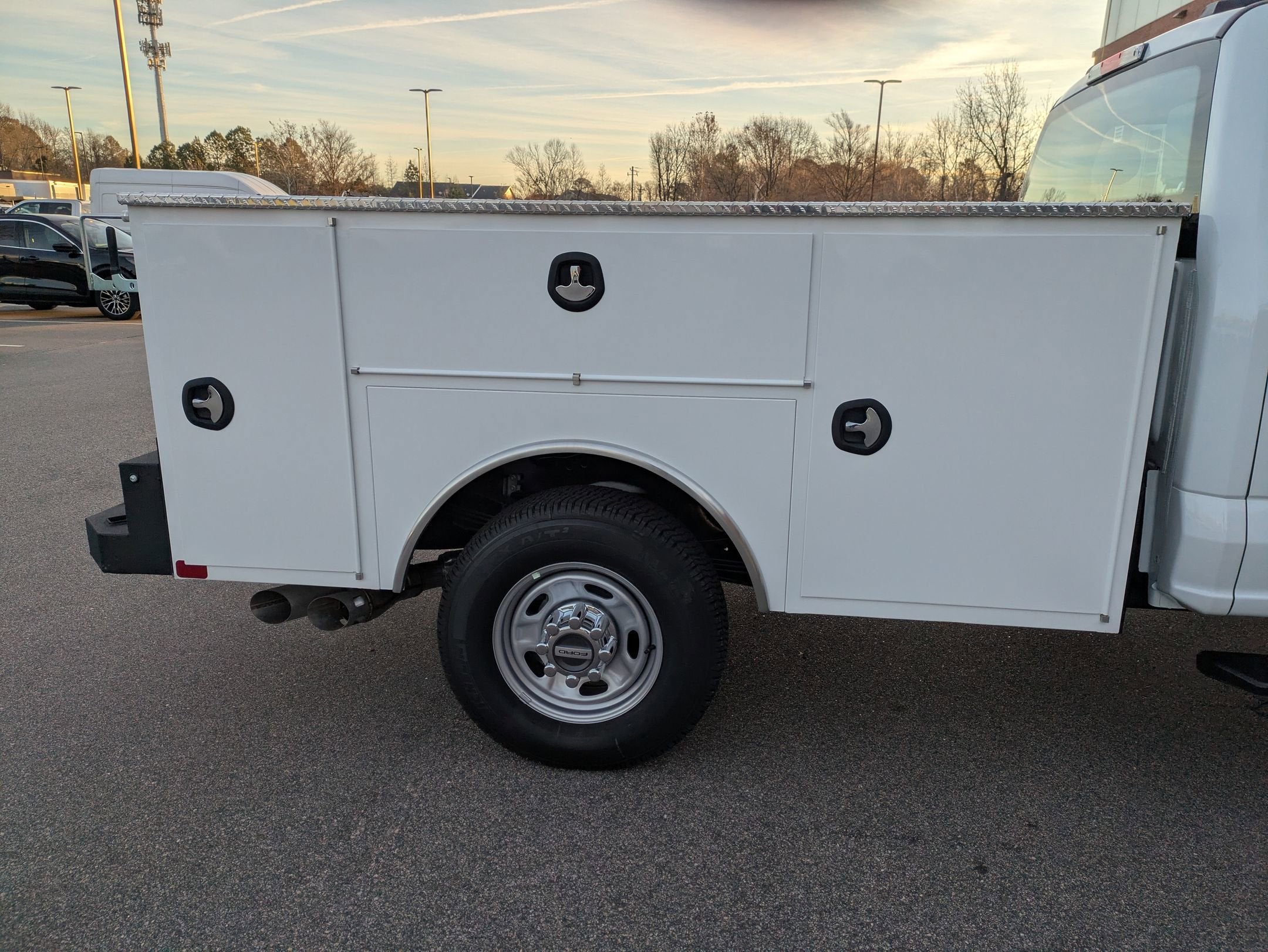 2025 Ford Super Duty F-350 SRW XL