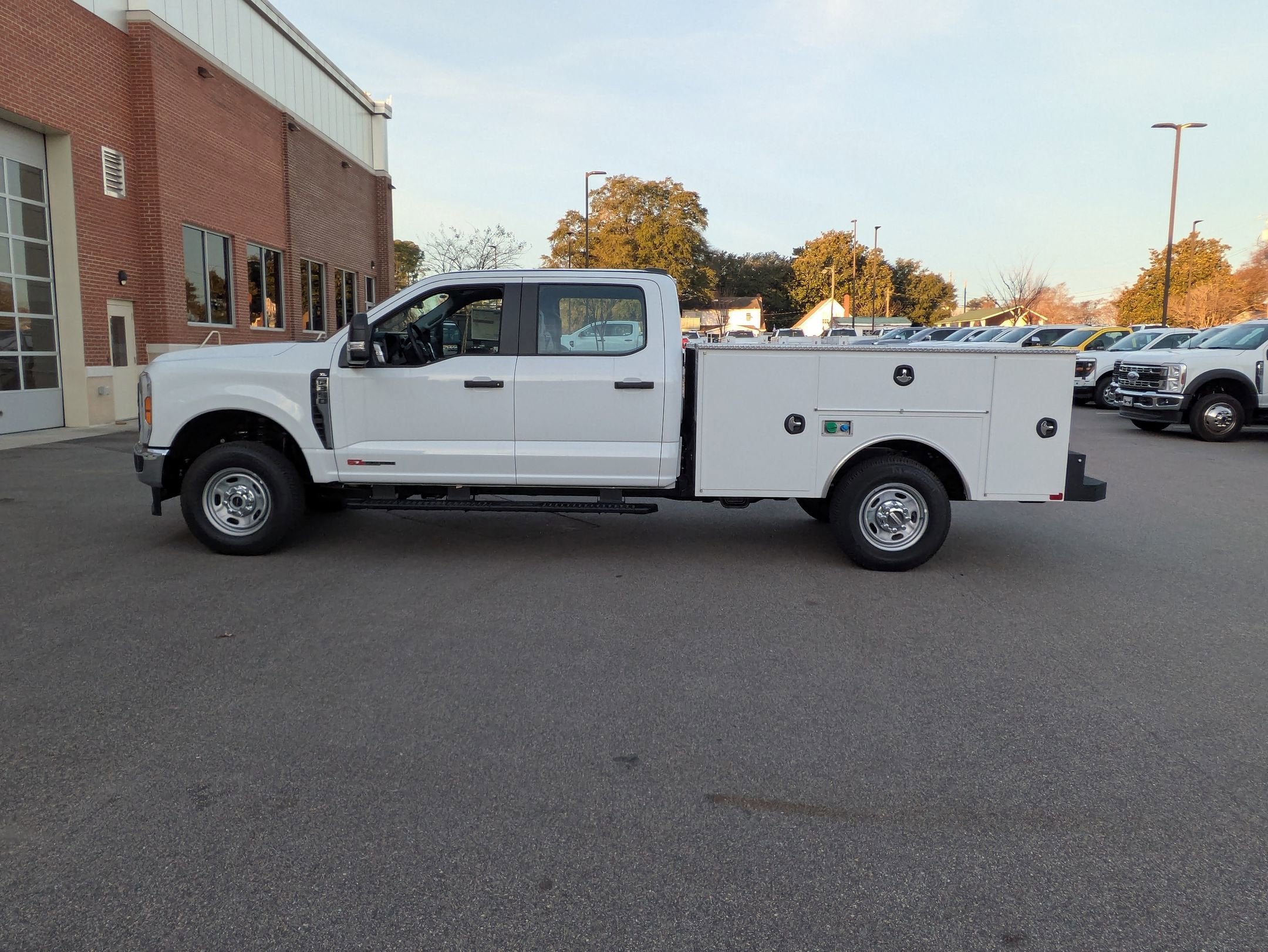 2025 Ford Super Duty F-350 SRW XL
