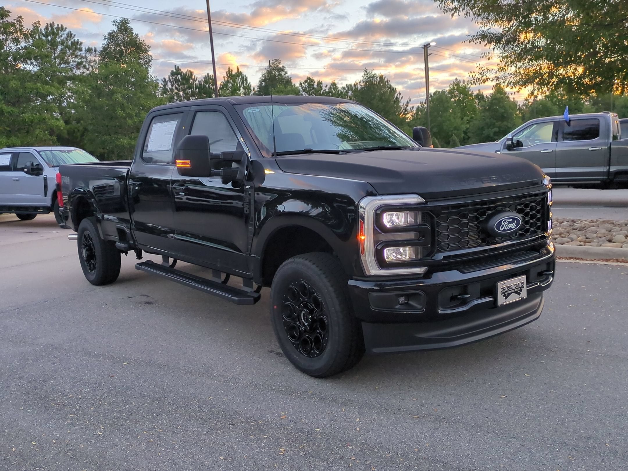 2027 Ford Super Duty F-350 SRW XLT