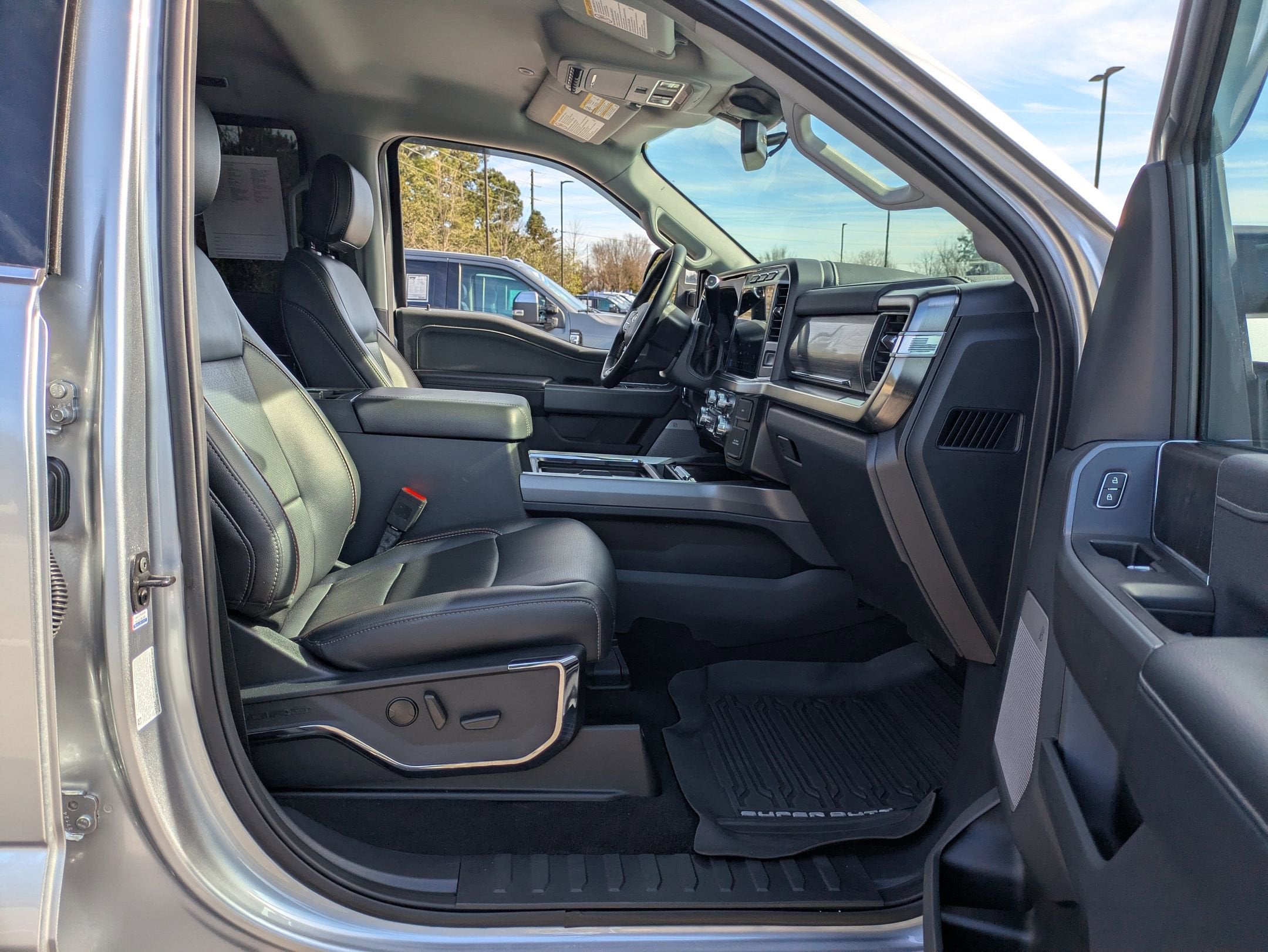 2024 Ford Super Duty F-350 SRW LARIAT