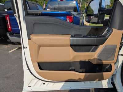 2026 Ford Super Duty F-350 DRW LARIAT
