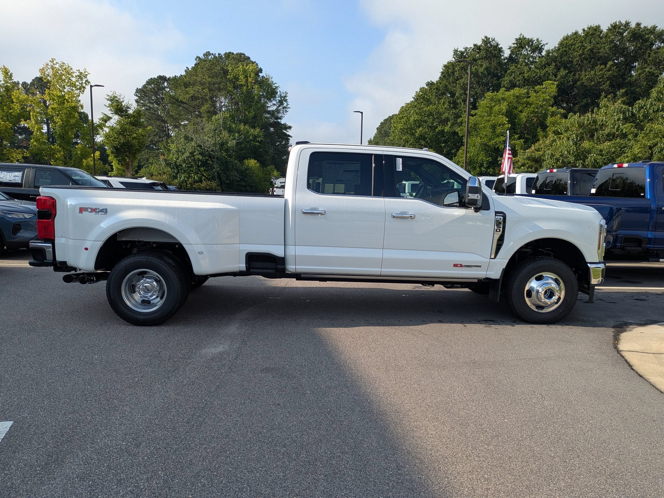 2026 Ford Super Duty F-350 DRW LARIAT
