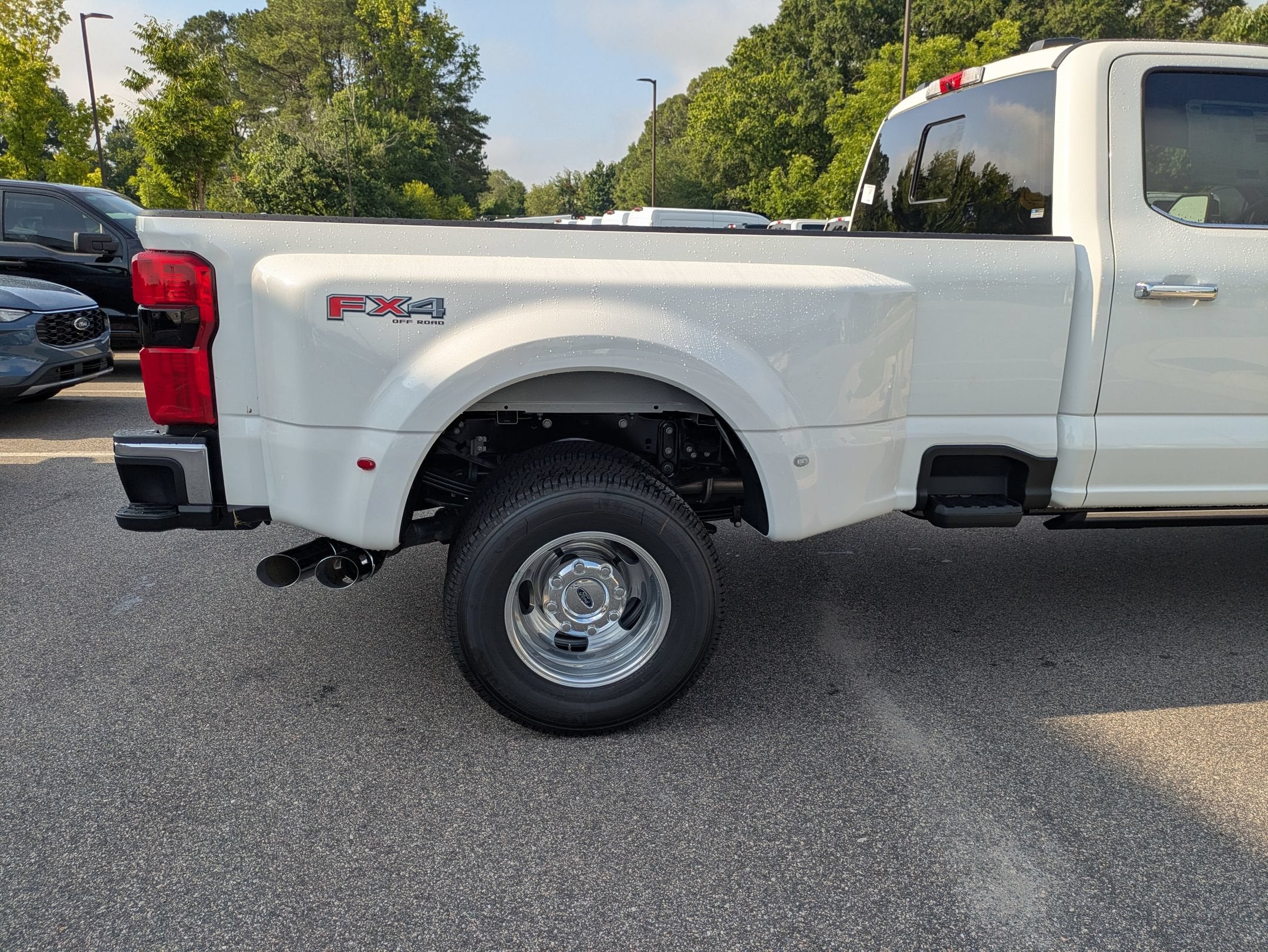2026 Ford Super Duty F-350 DRW LARIAT
