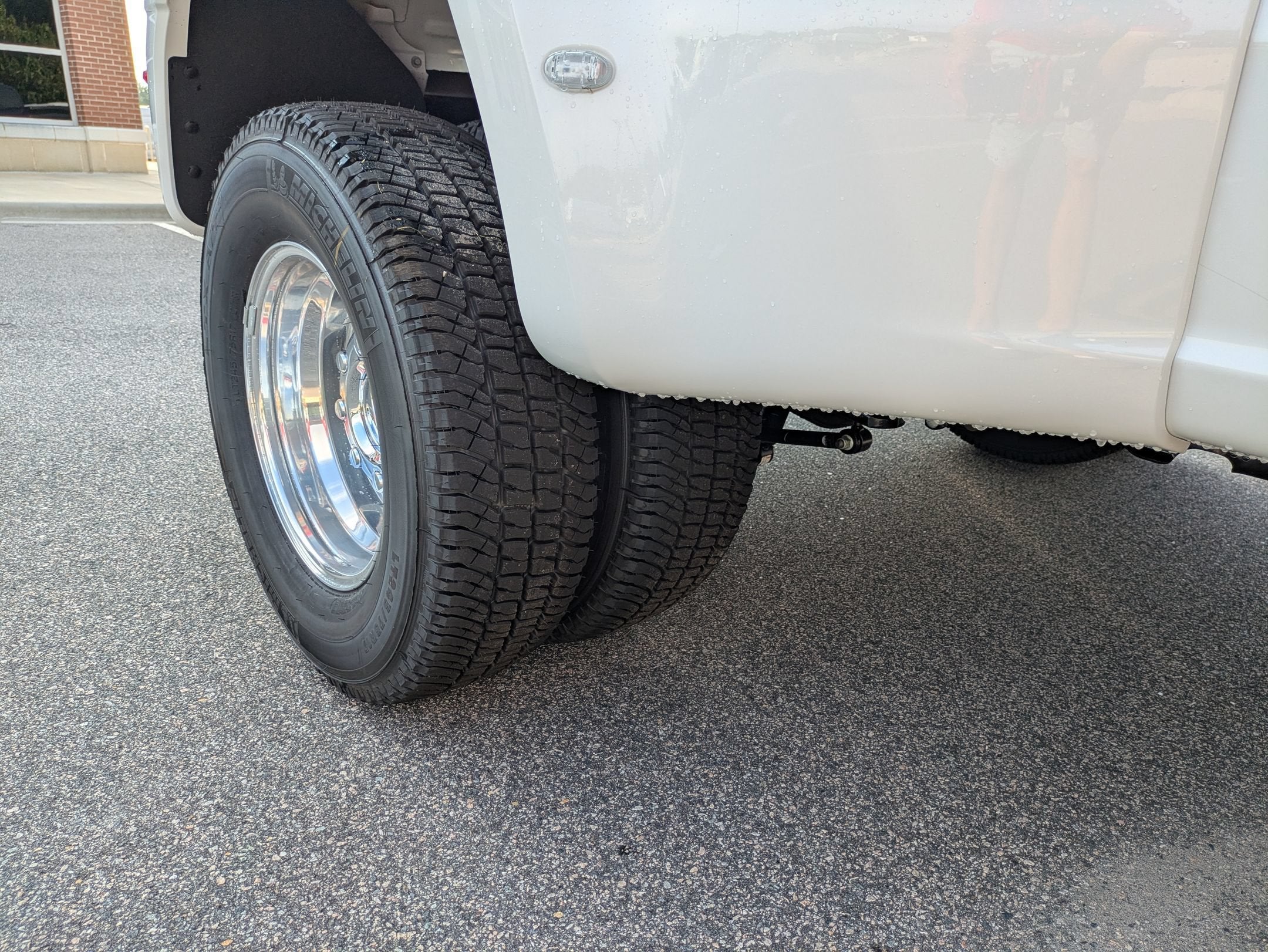 2026 Ford Super Duty F-350 DRW LARIAT