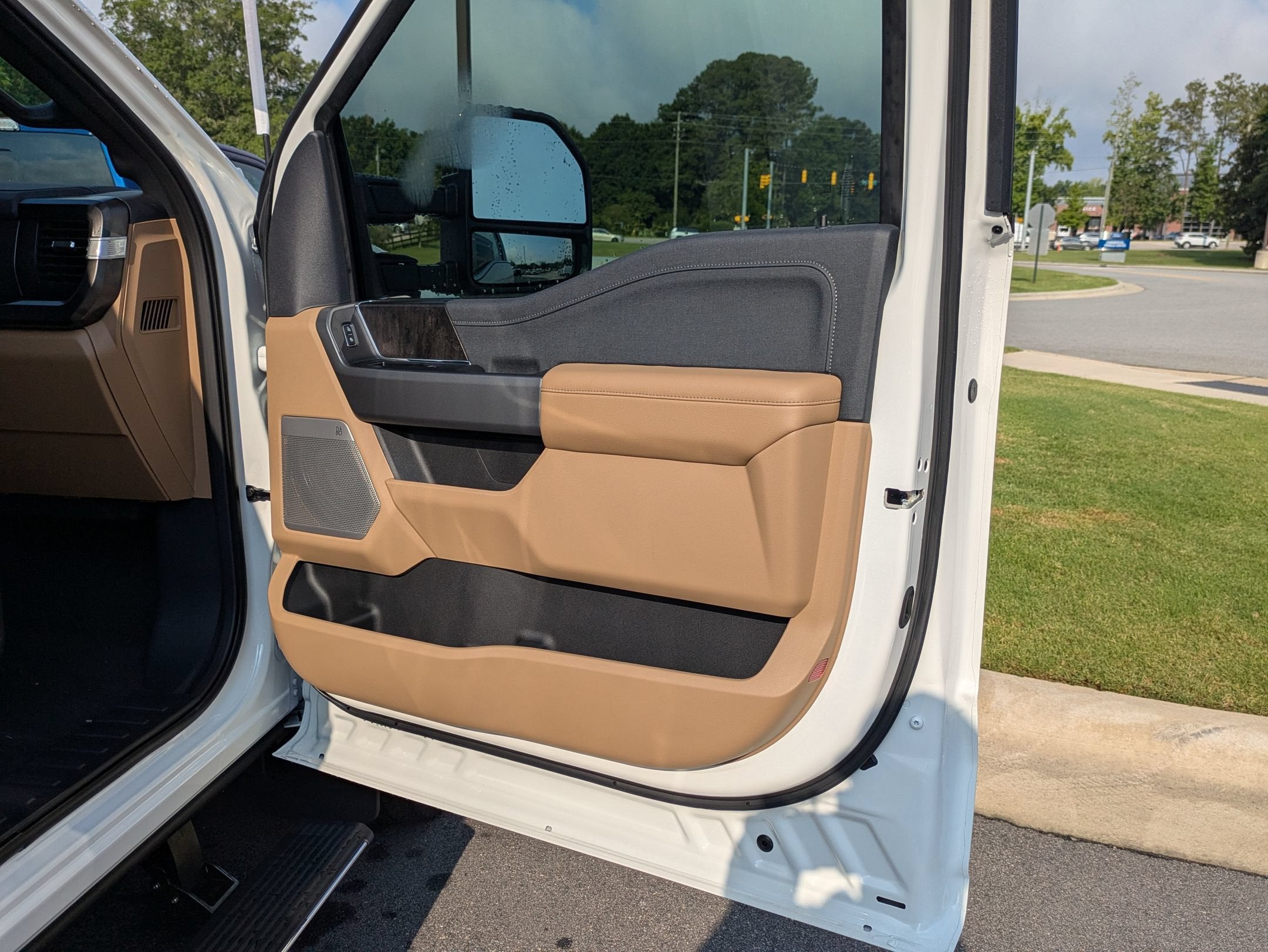 2026 Ford Super Duty F-350 DRW LARIAT
