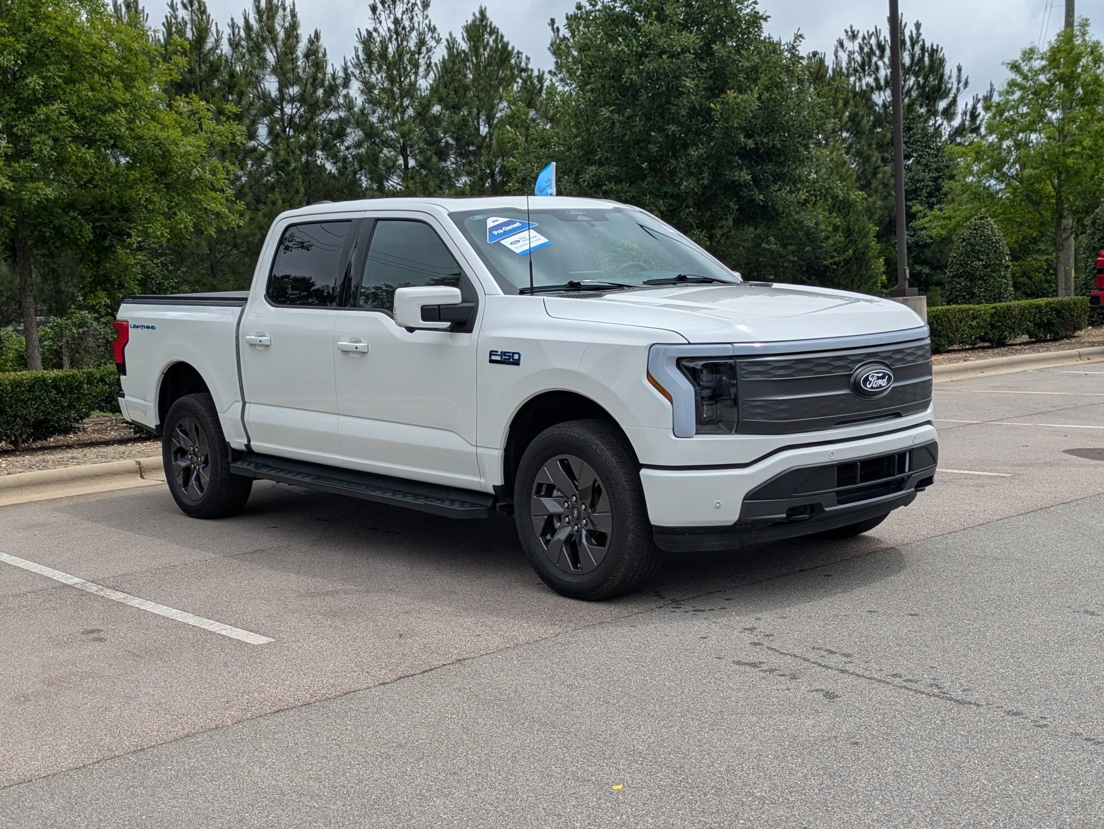 2025 Ford F-150 Lightning LARIAT