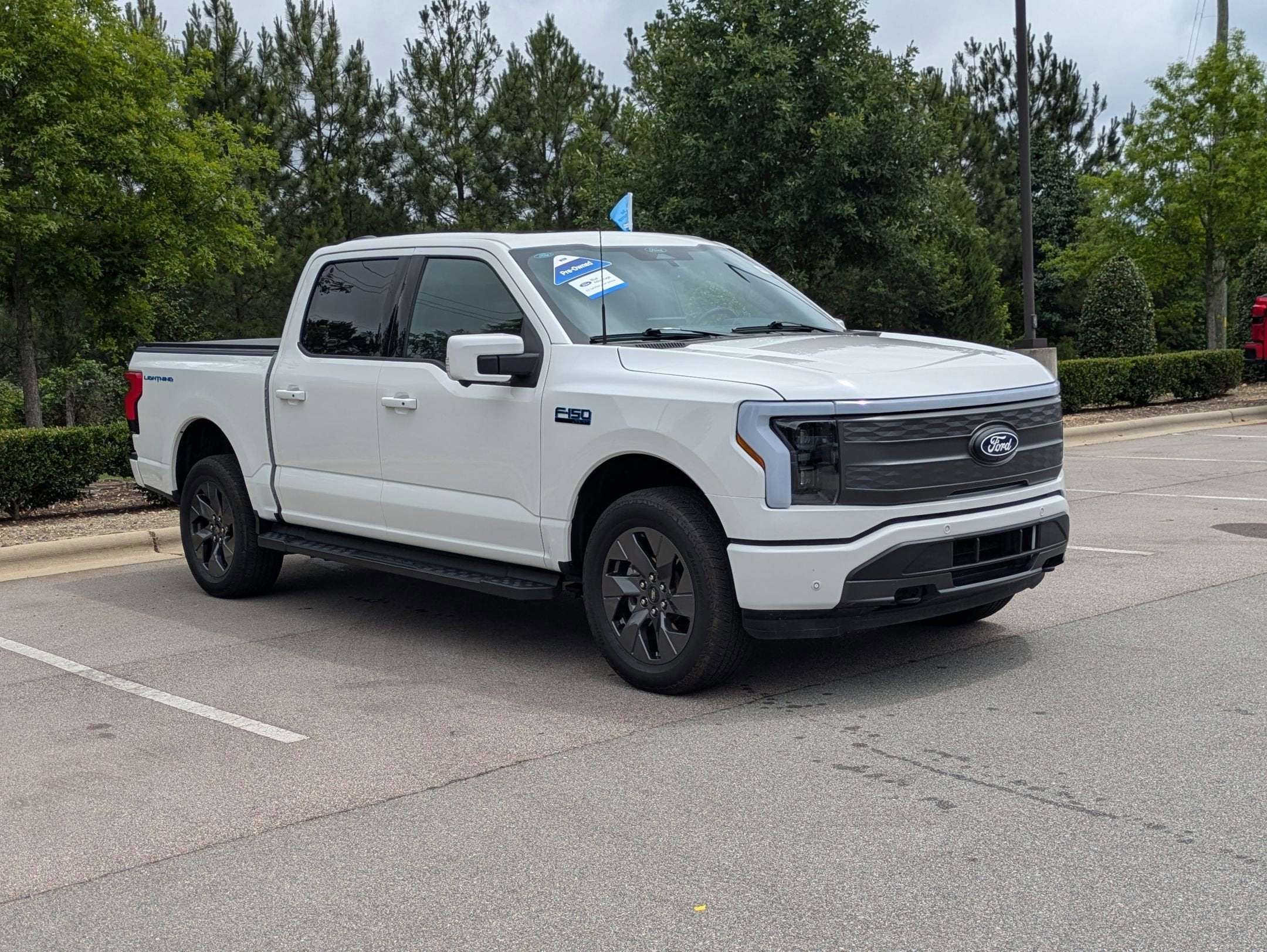2025 Ford F-150 Lightning LARIAT