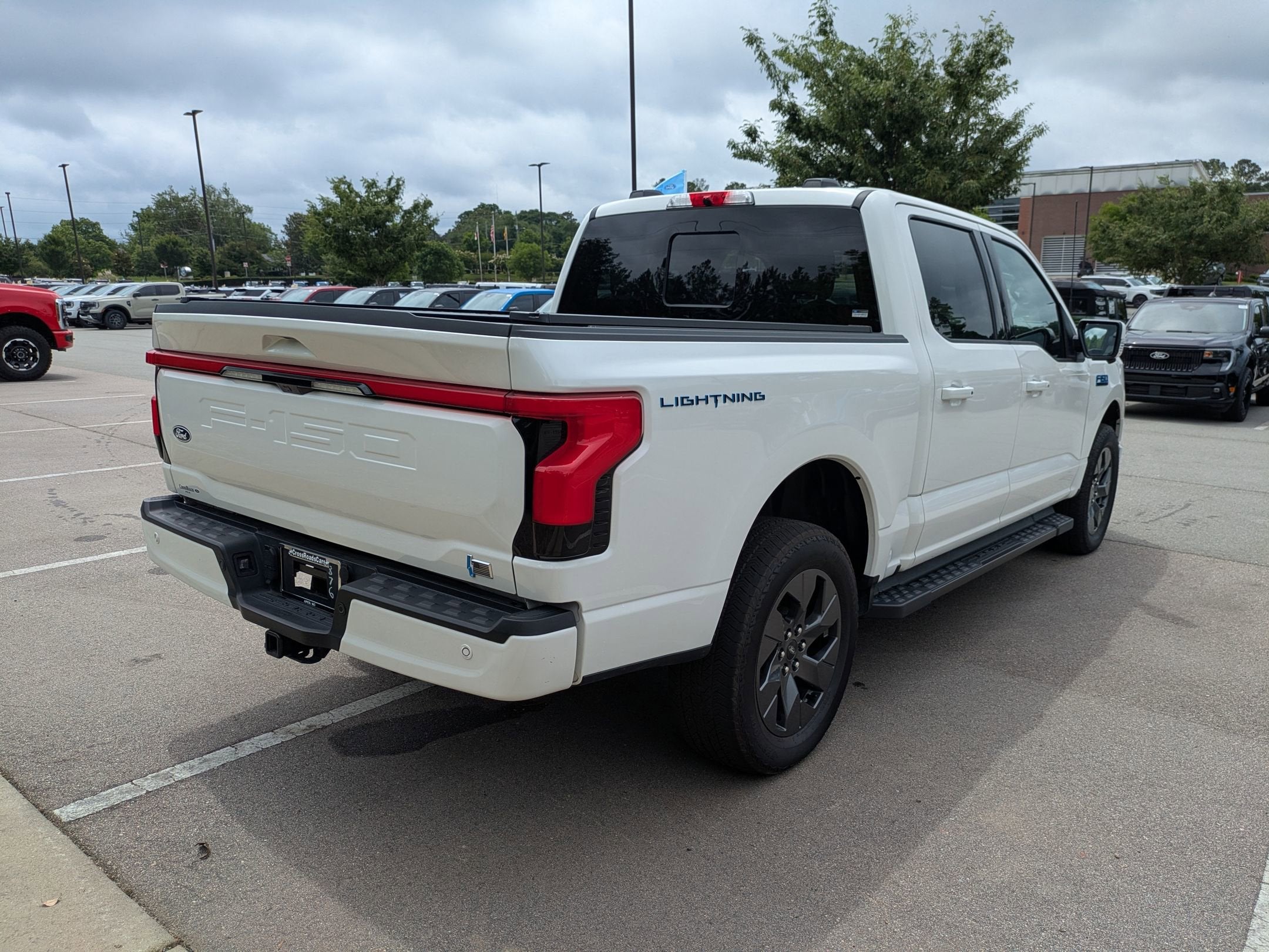 2025 Ford F-150 Lightning LARIAT