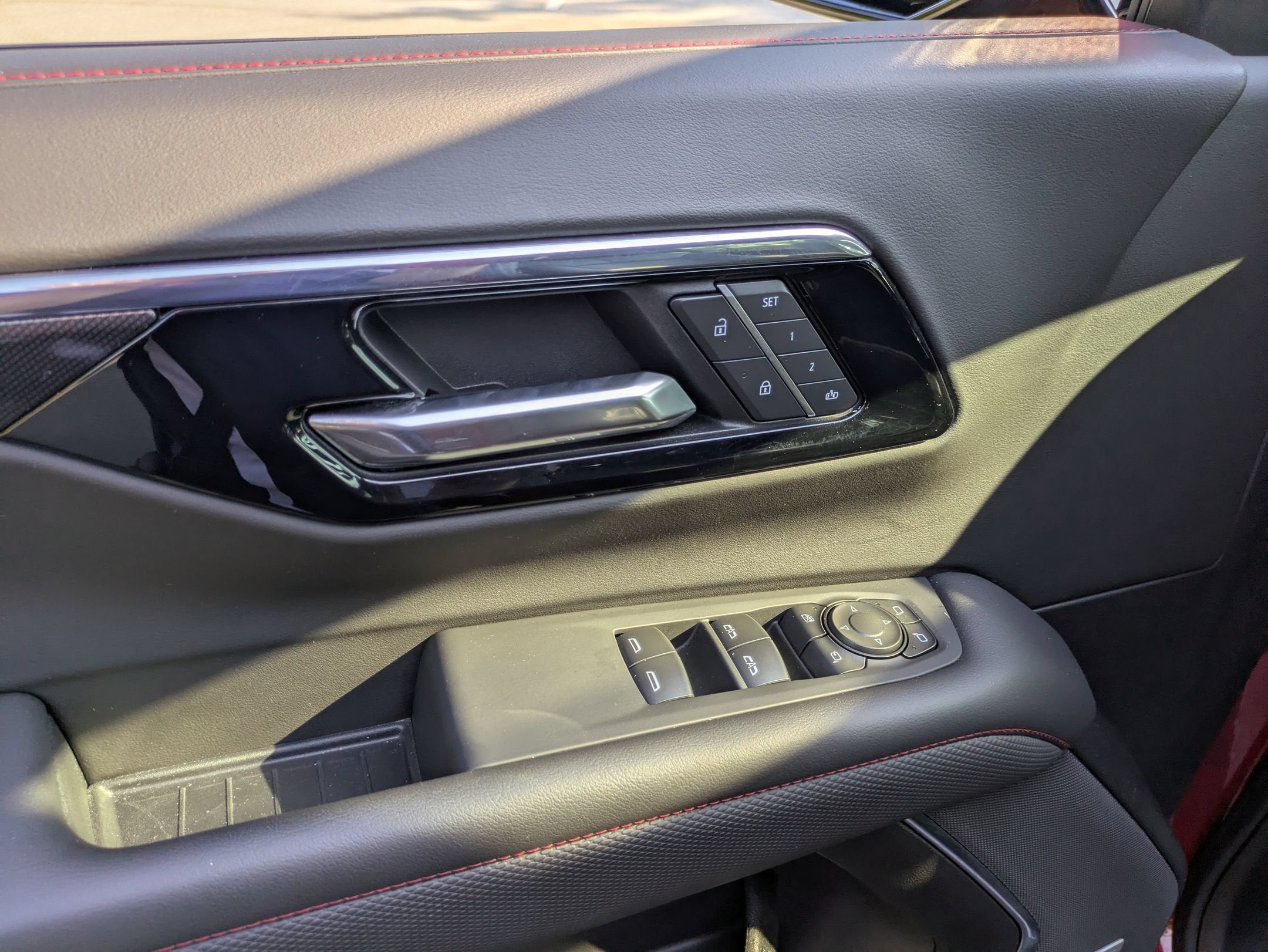 2025 Chevrolet Suburban RST