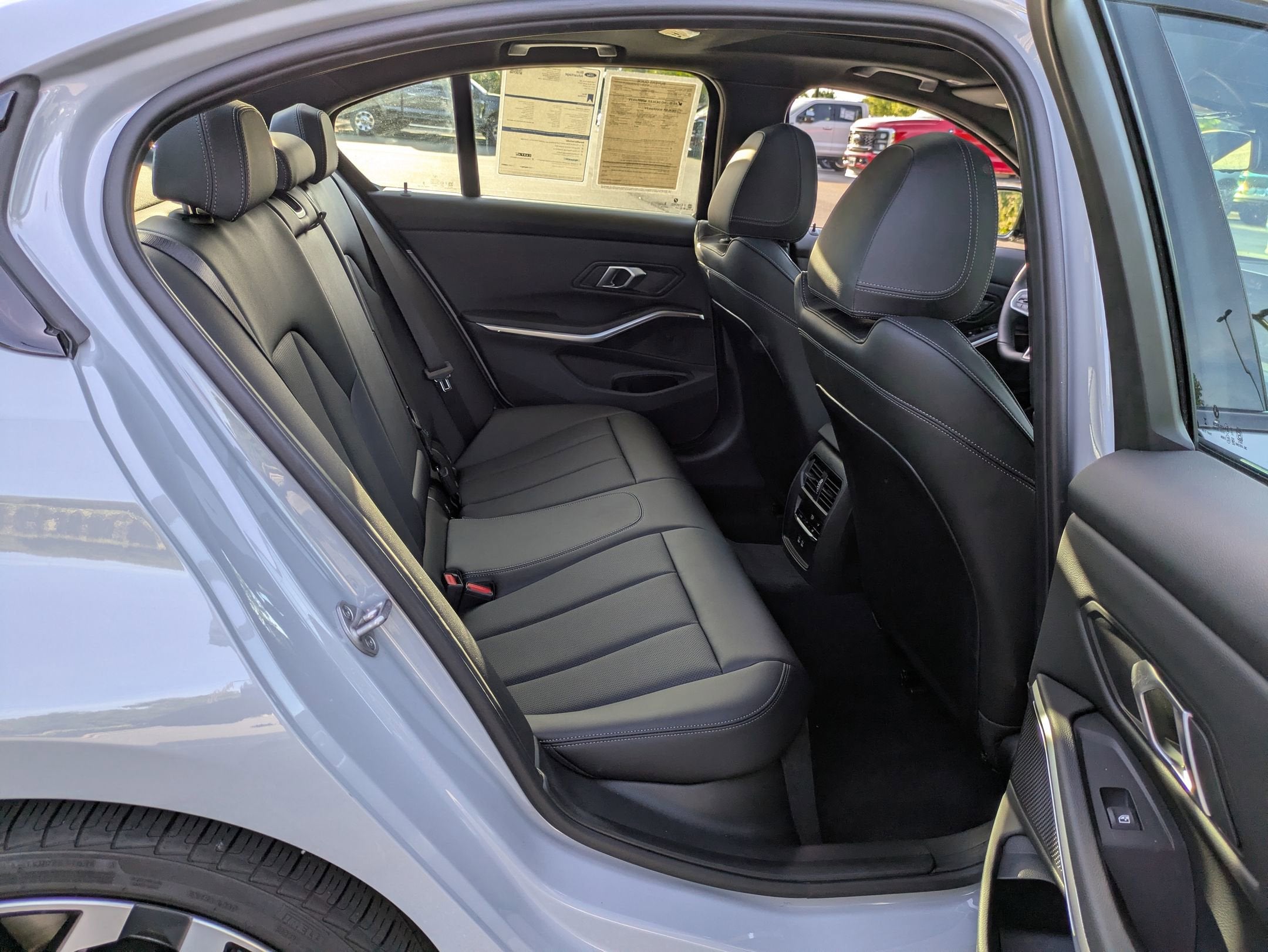 2025 BMW 3 Series 330i