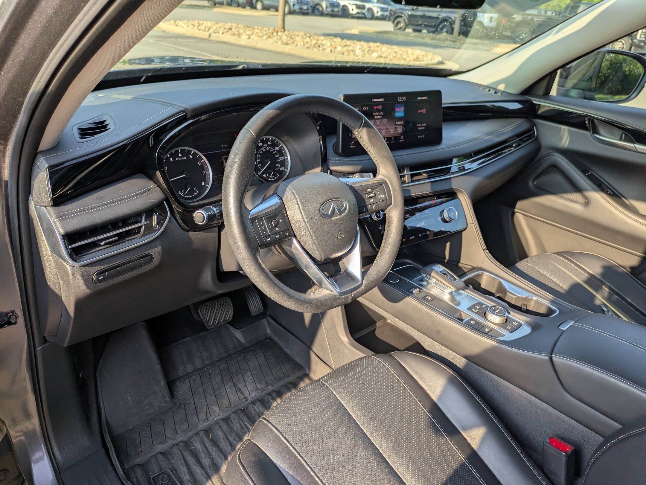 2025 INFINITI QX60 PURE