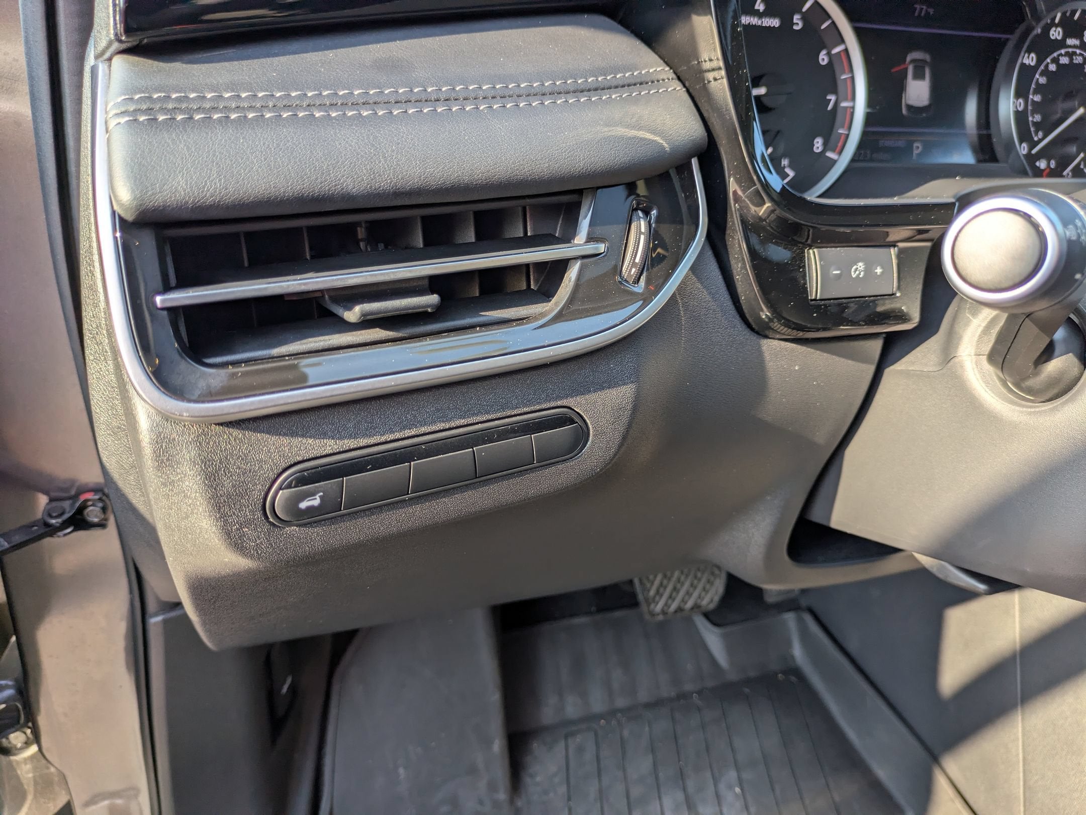 2025 INFINITI QX60 PURE