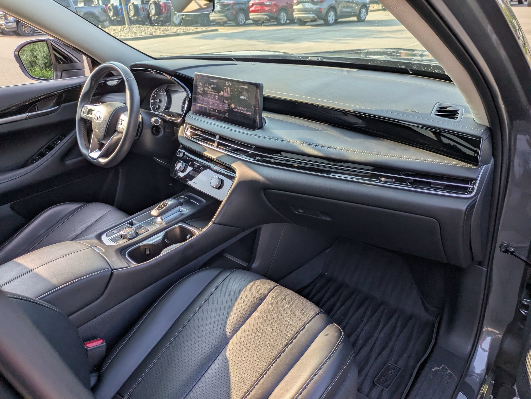 2025 INFINITI QX60 PURE