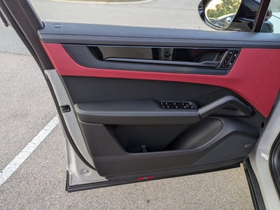 2025 Porsche Cayenne GTS