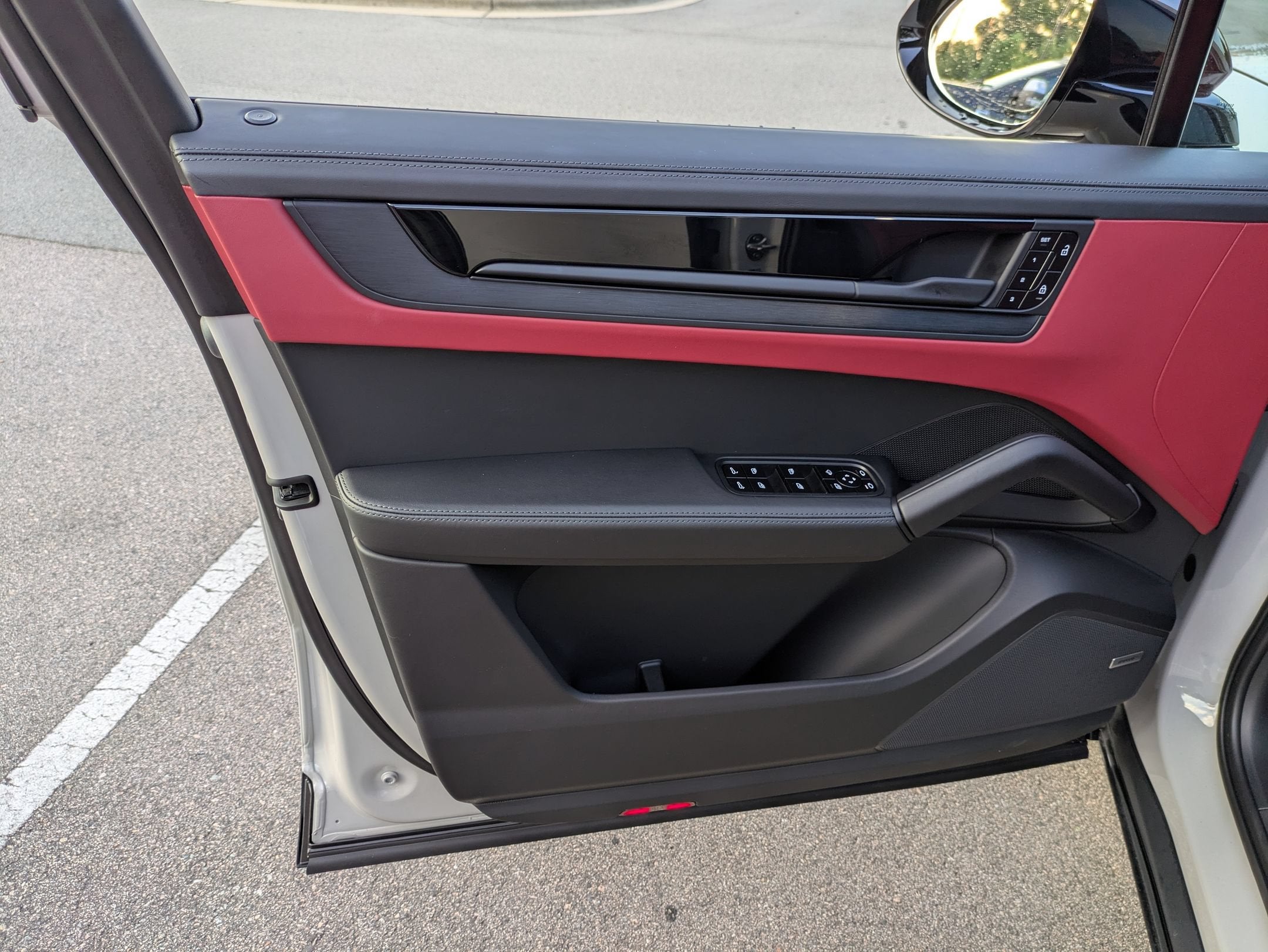 2025 Porsche Cayenne GTS
