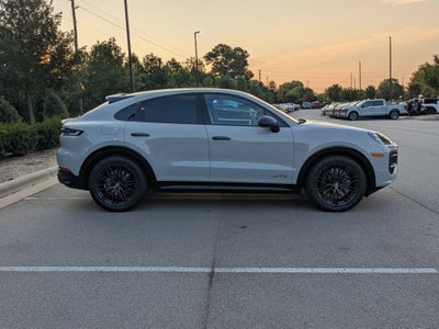 2025 Porsche Cayenne GTS