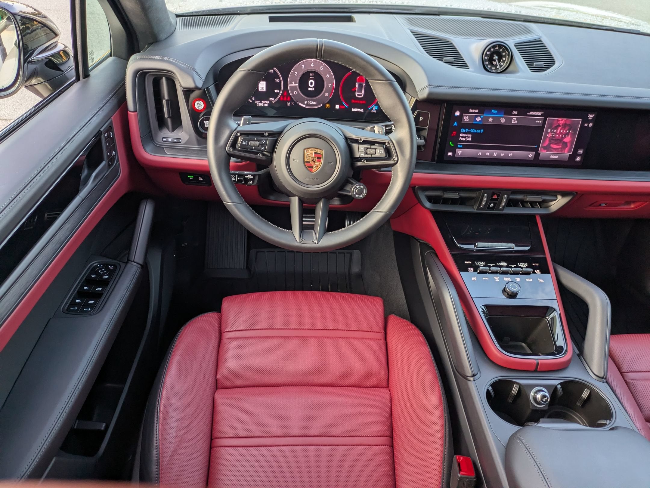 2025 Porsche Cayenne GTS