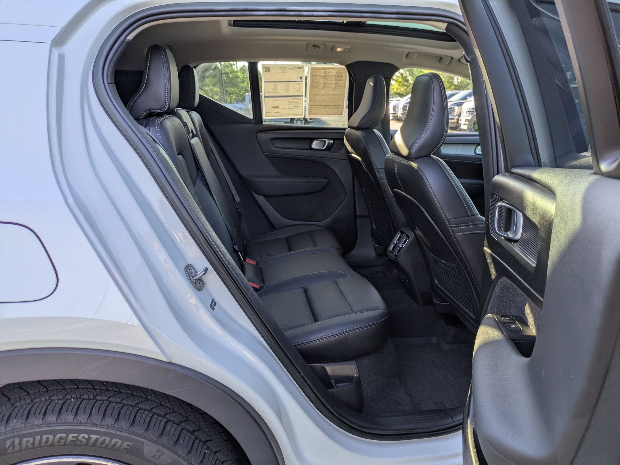 2023 Volvo XC40 Ultimate Dark Theme