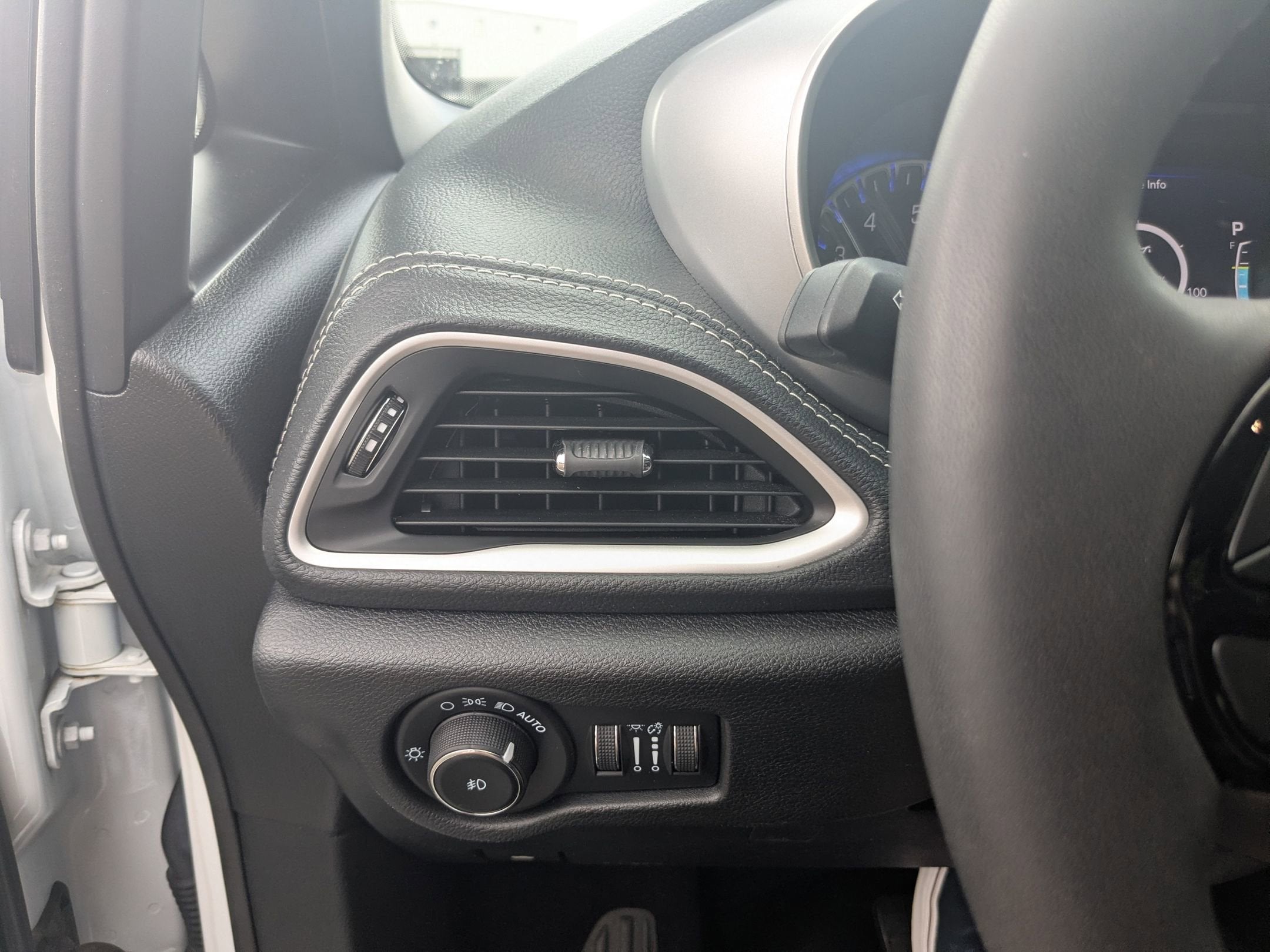 2023 Chrysler Pacifica Touring