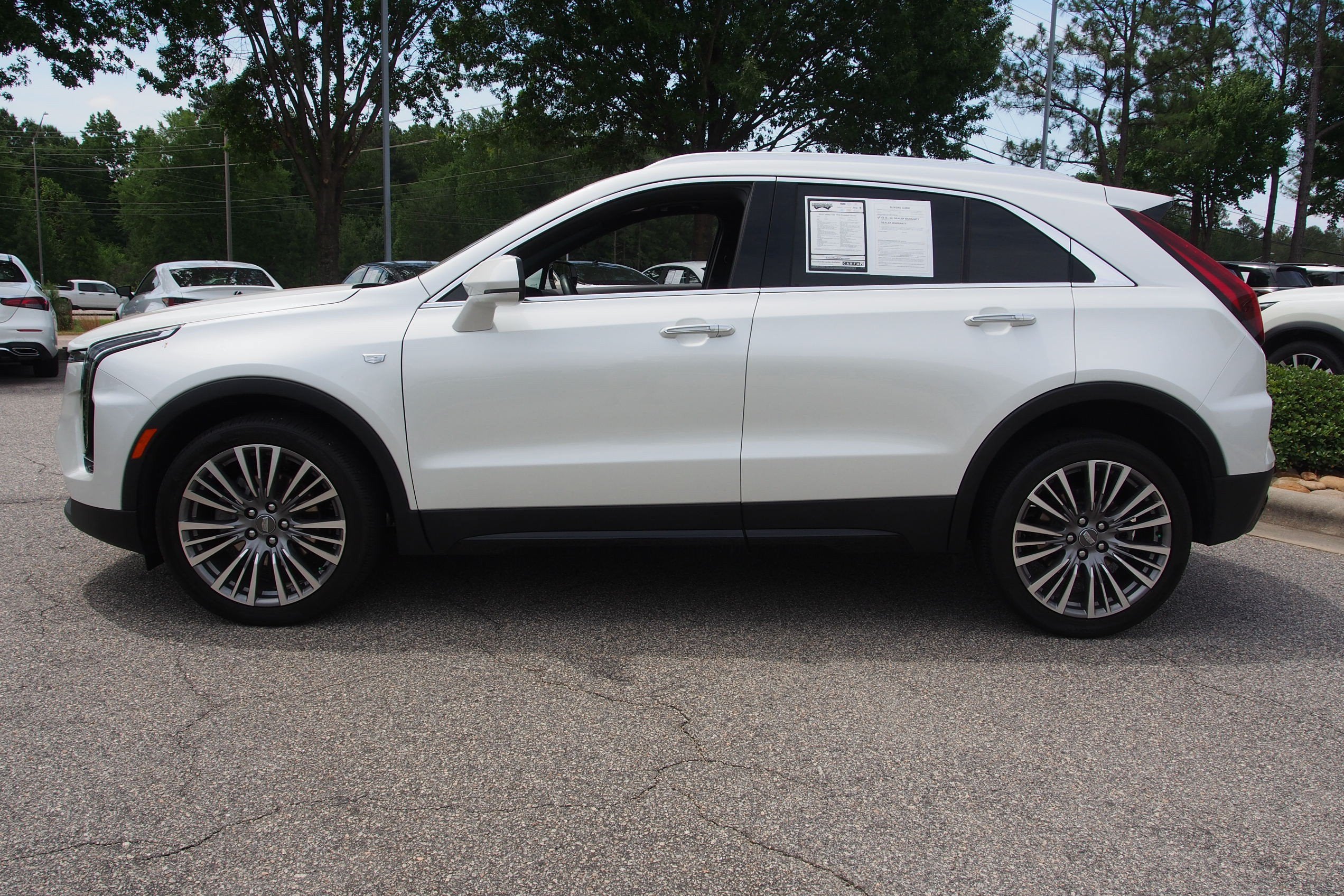 2024 Cadillac XT4 FWD Premium Luxury