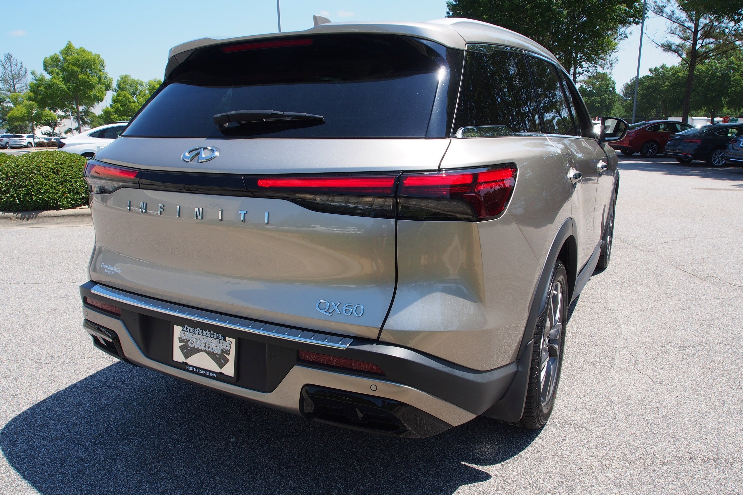 2023 INFINITI QX60 LUXE