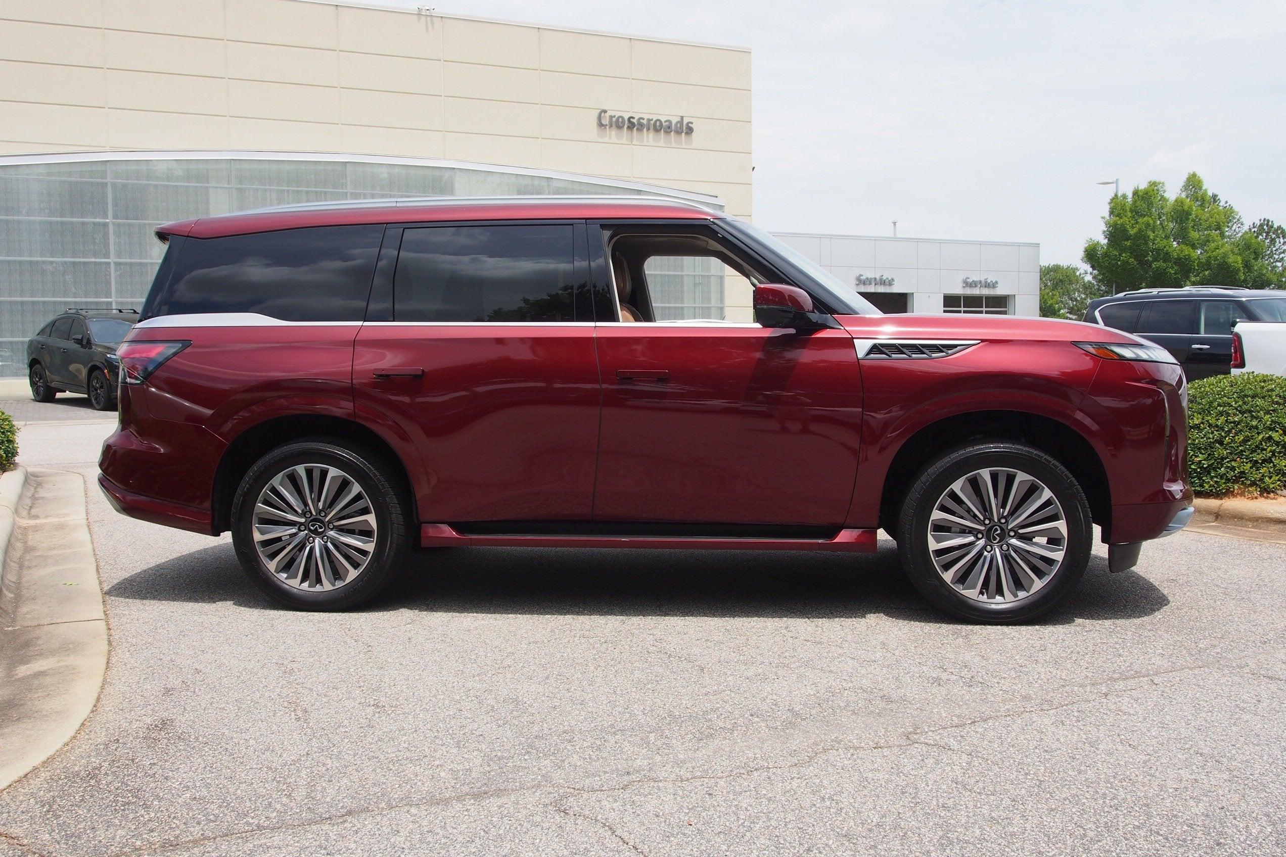 2025 INFINITI QX80 SENSORY