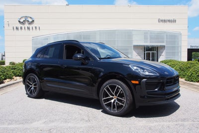2023 Porsche Macan Base