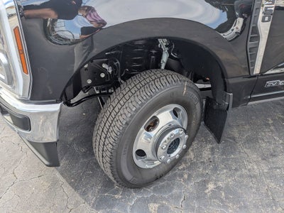 2026 Ford Super Duty F-350 DRW LARIAT