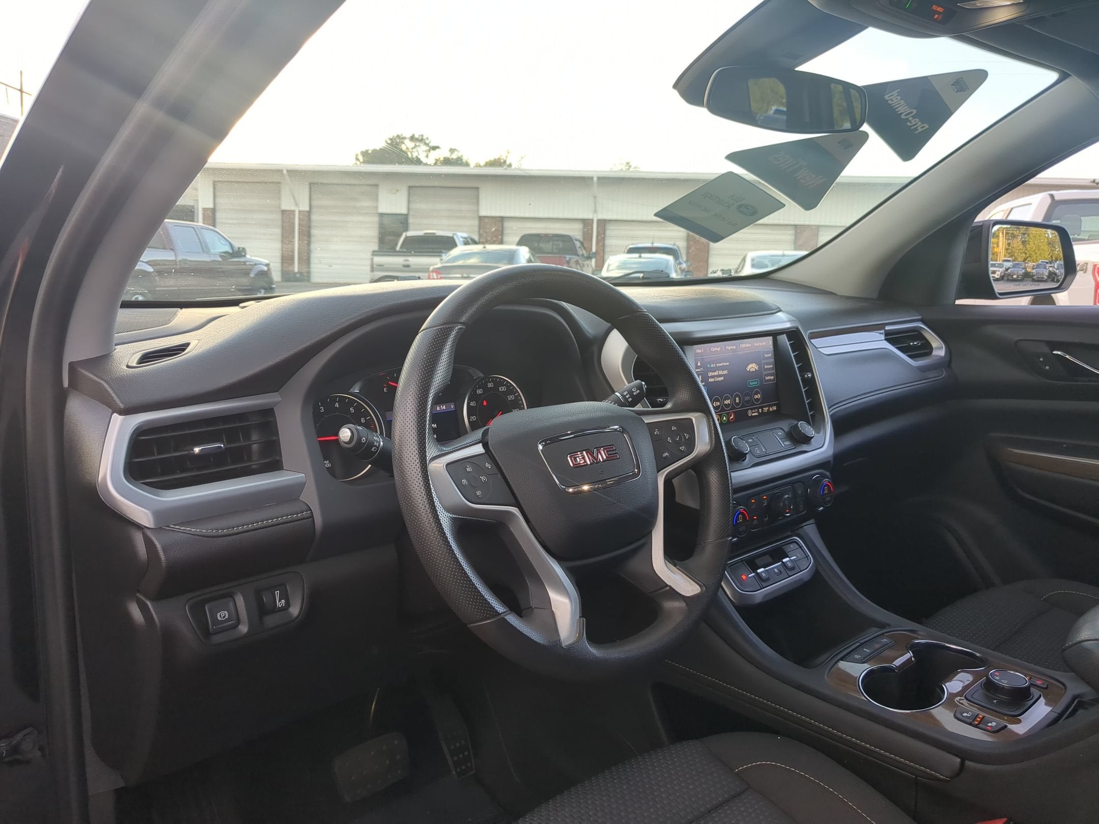 2023 GMC Acadia SLE