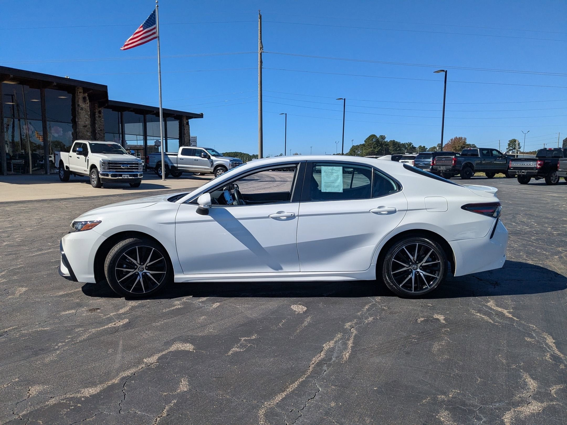 2024 Toyota Camry SE