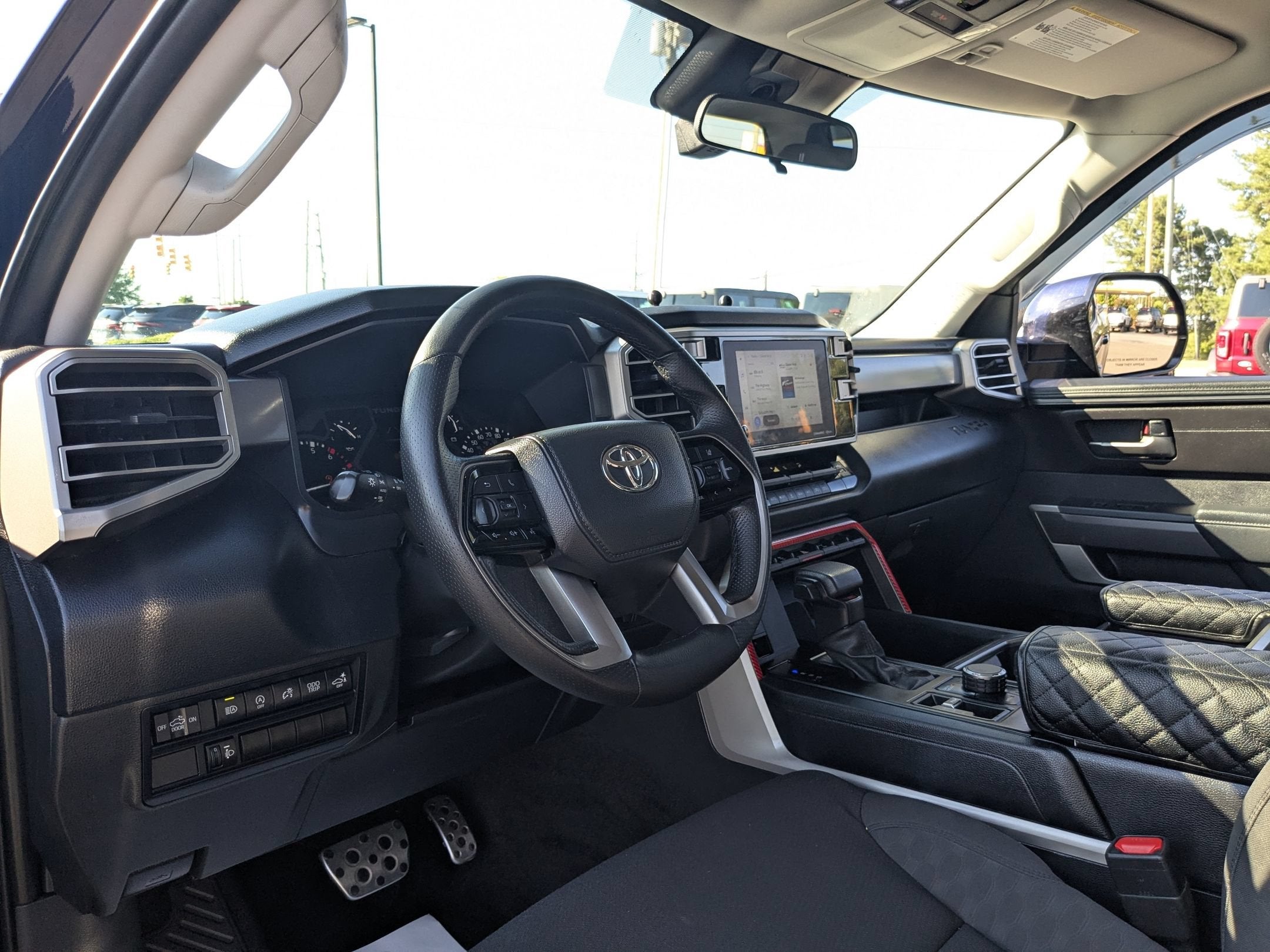 2022 Toyota Tundra 4WD SR5