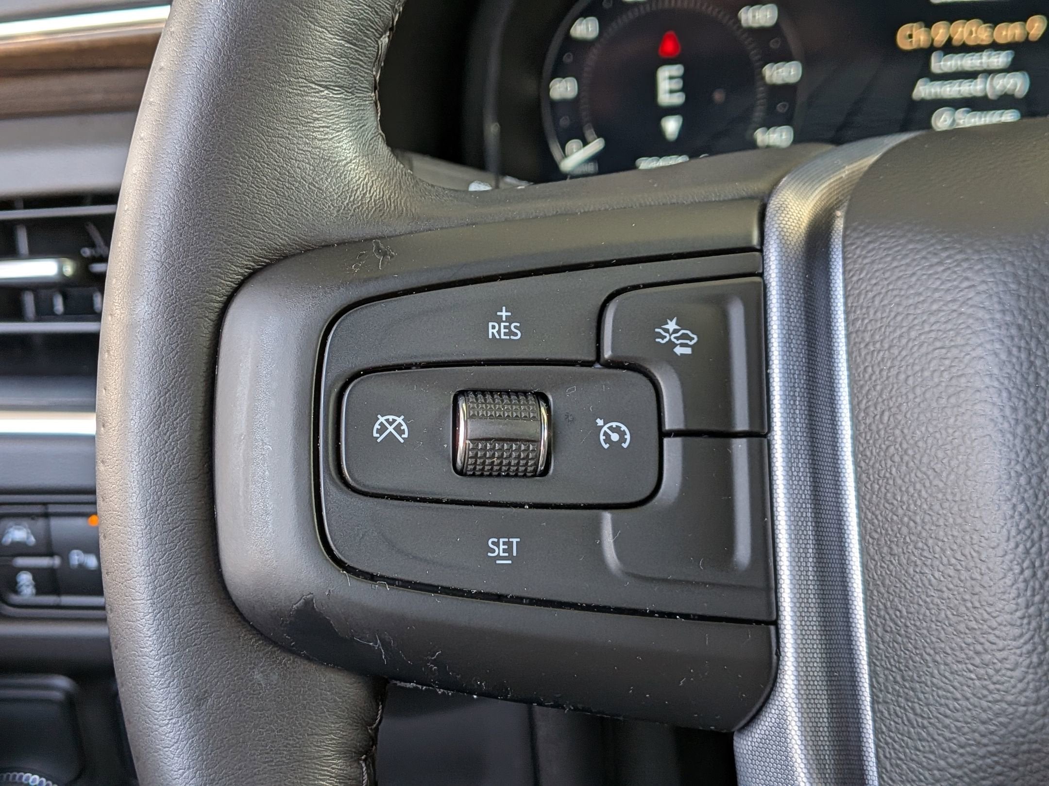 2022 GMC Yukon XL SLE