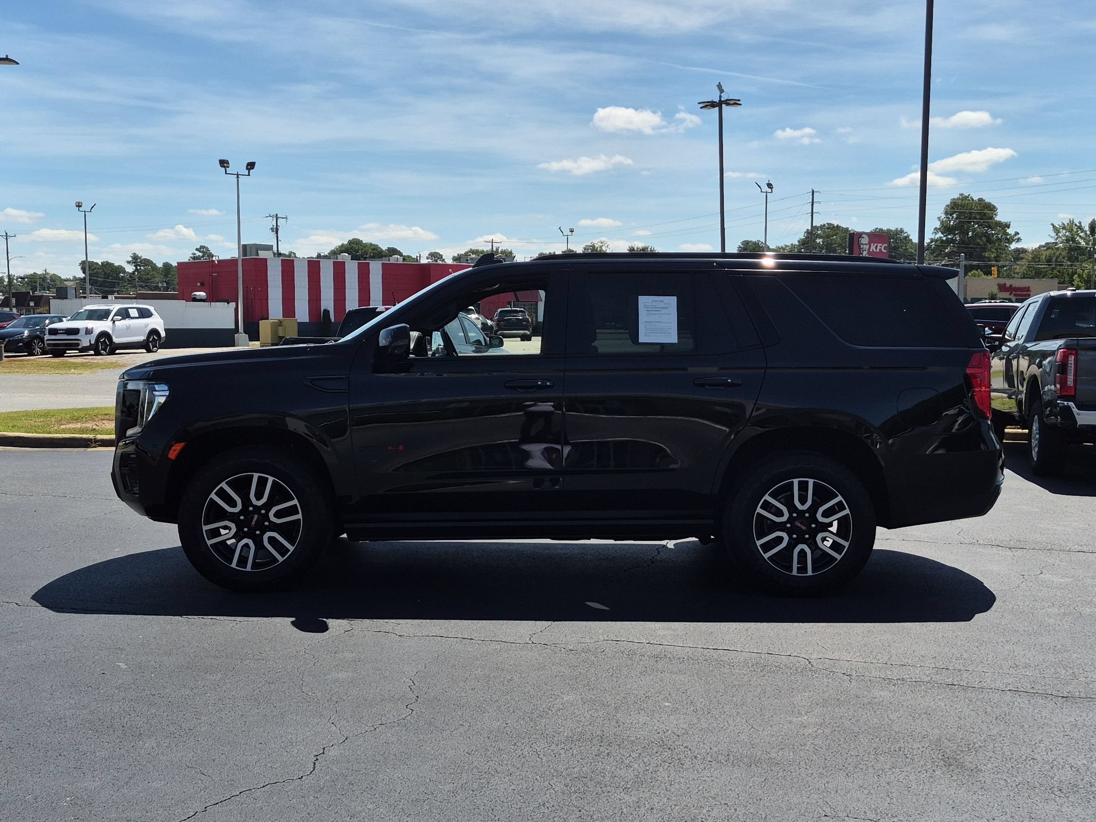 2023 GMC Yukon AT4