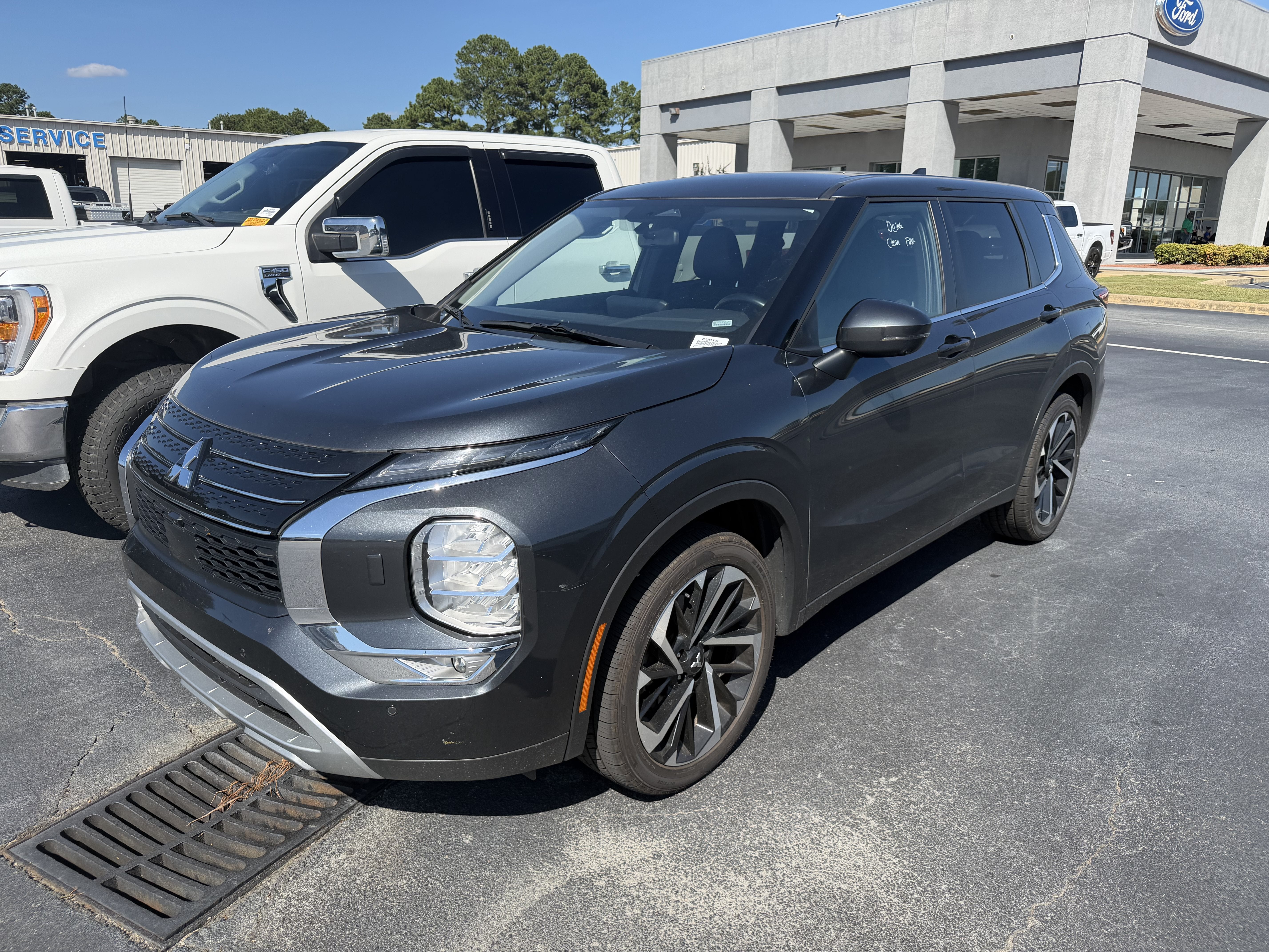 2024 Mitsubishi Outlander SE Black Edition