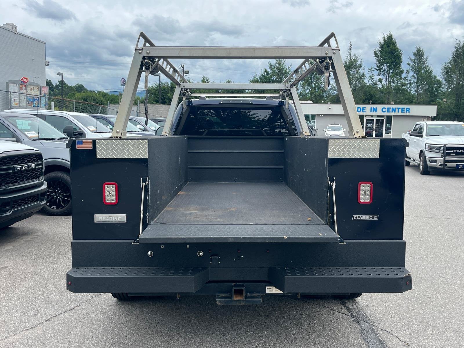 2022 Ford Super Duty F-550 DRW XLT